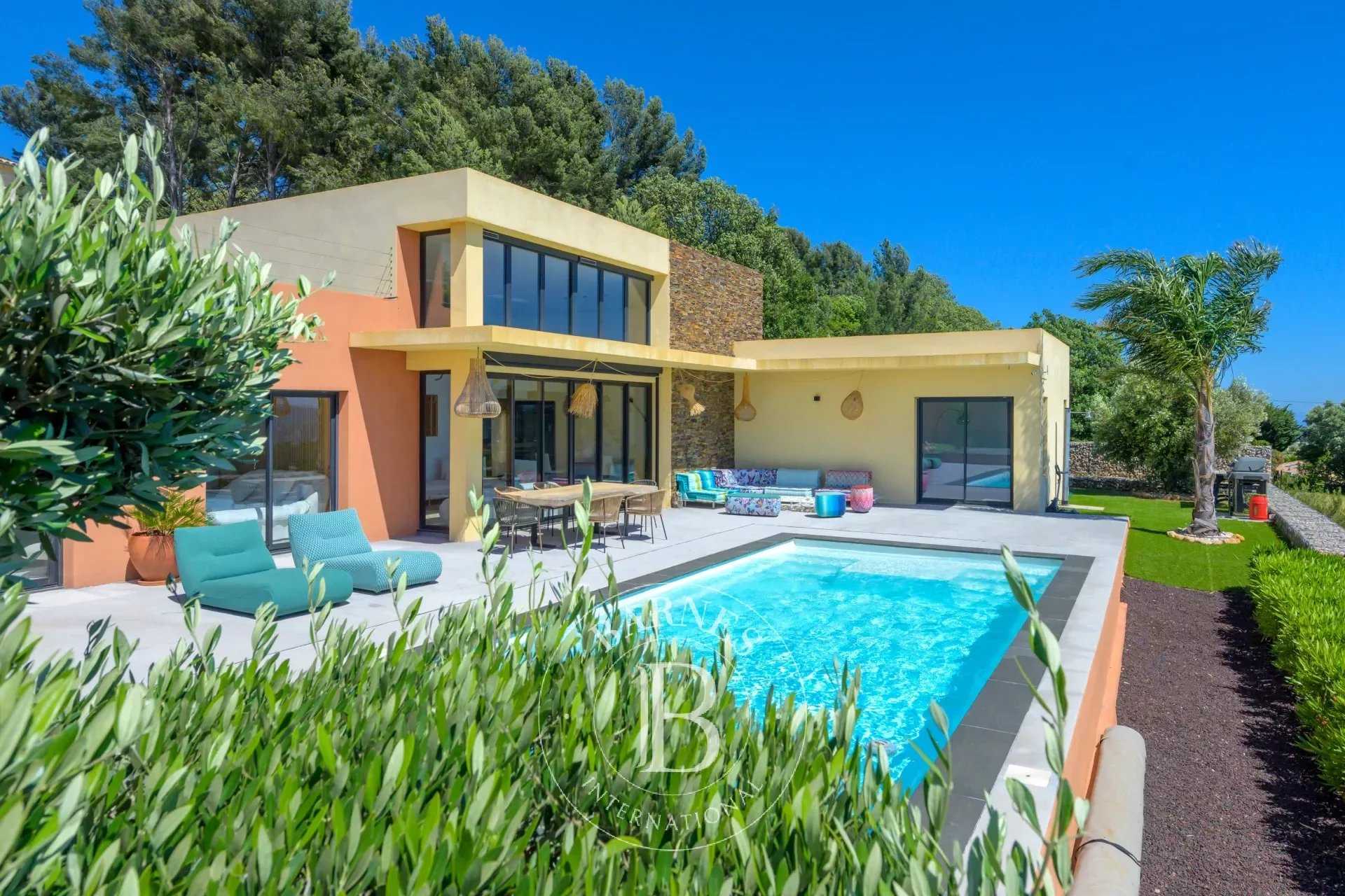 Villa Ollioules  -  ref 84874767 (picture 1)