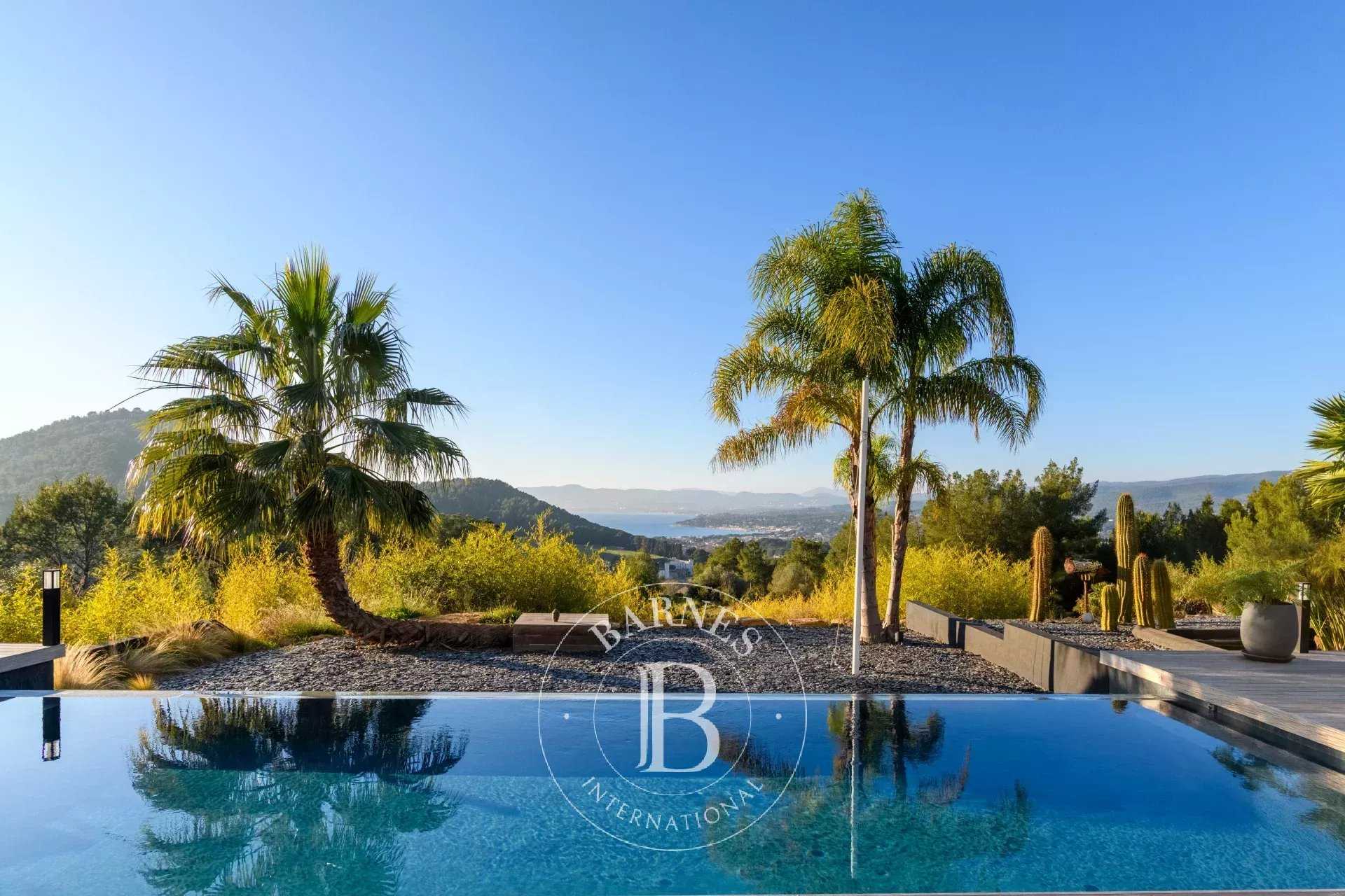 Saint-Cyr-sur-Mer  - Villa 4 Bedrooms