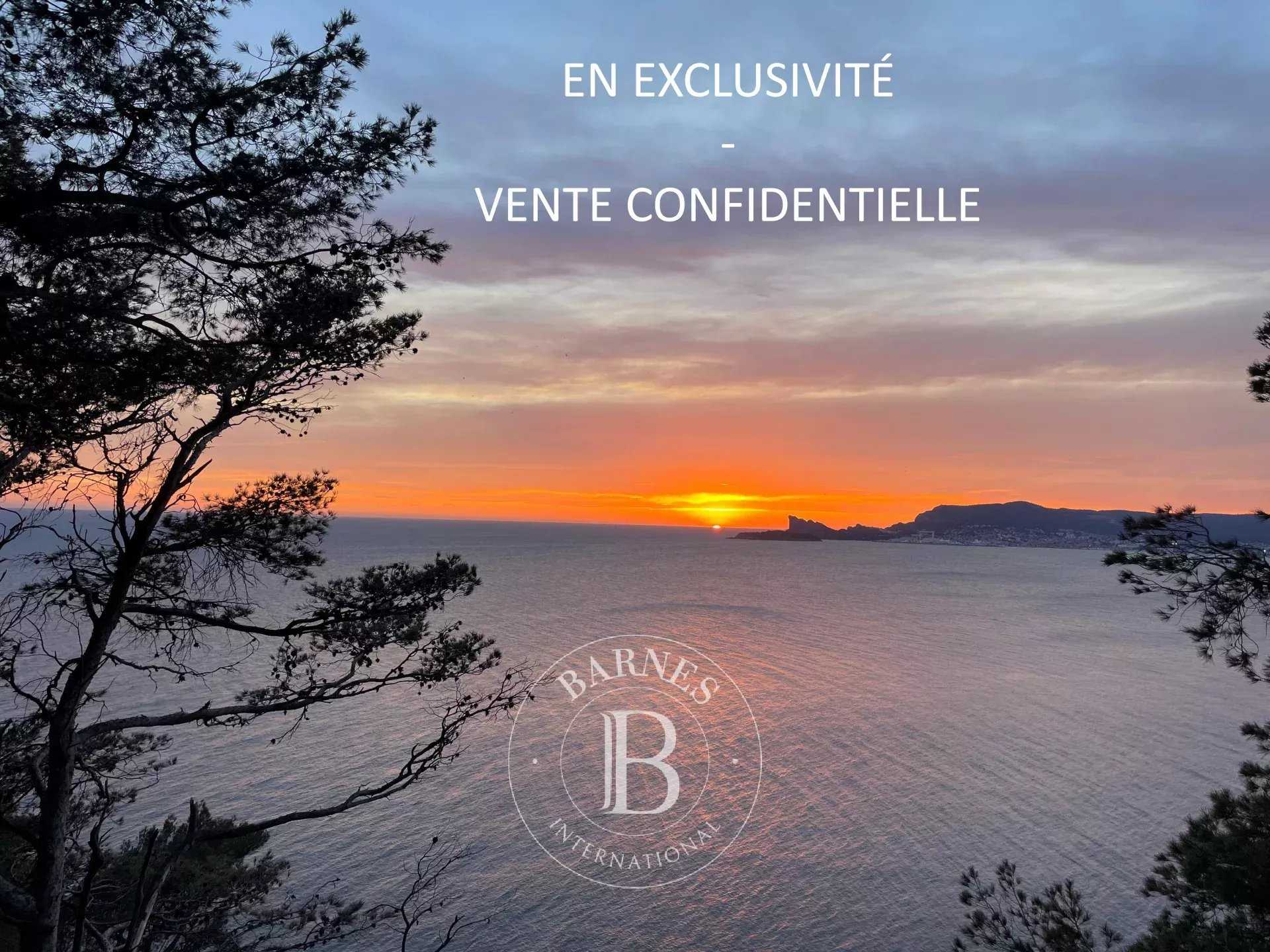 Villa Saint-Cyr-sur-Mer  -  ref 86083750 (picture 1)