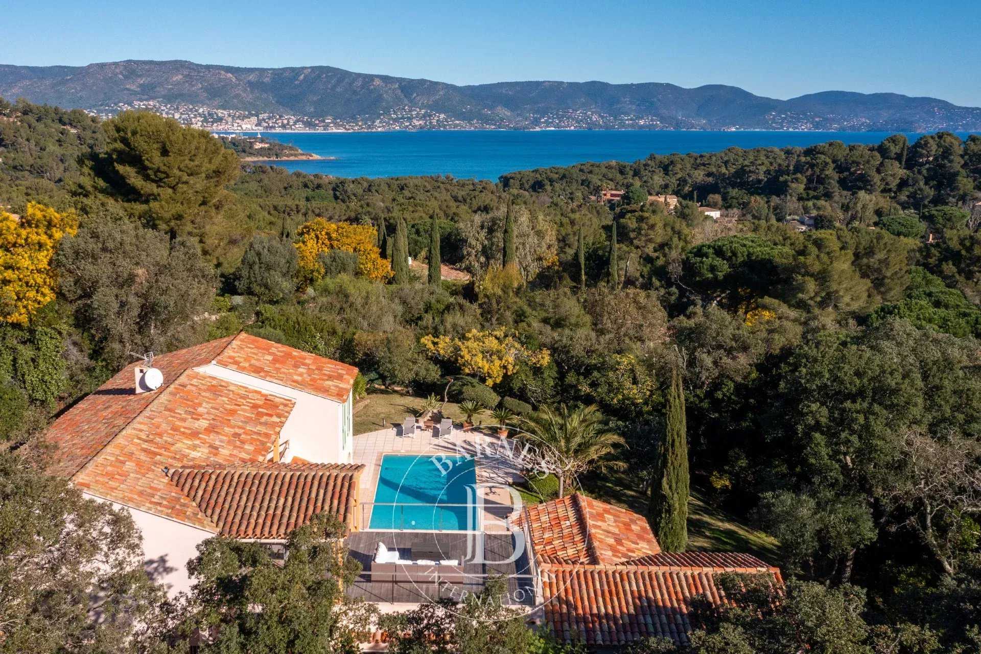 House Bormes-les-Mimosas  -  ref 86677527 (picture 1)