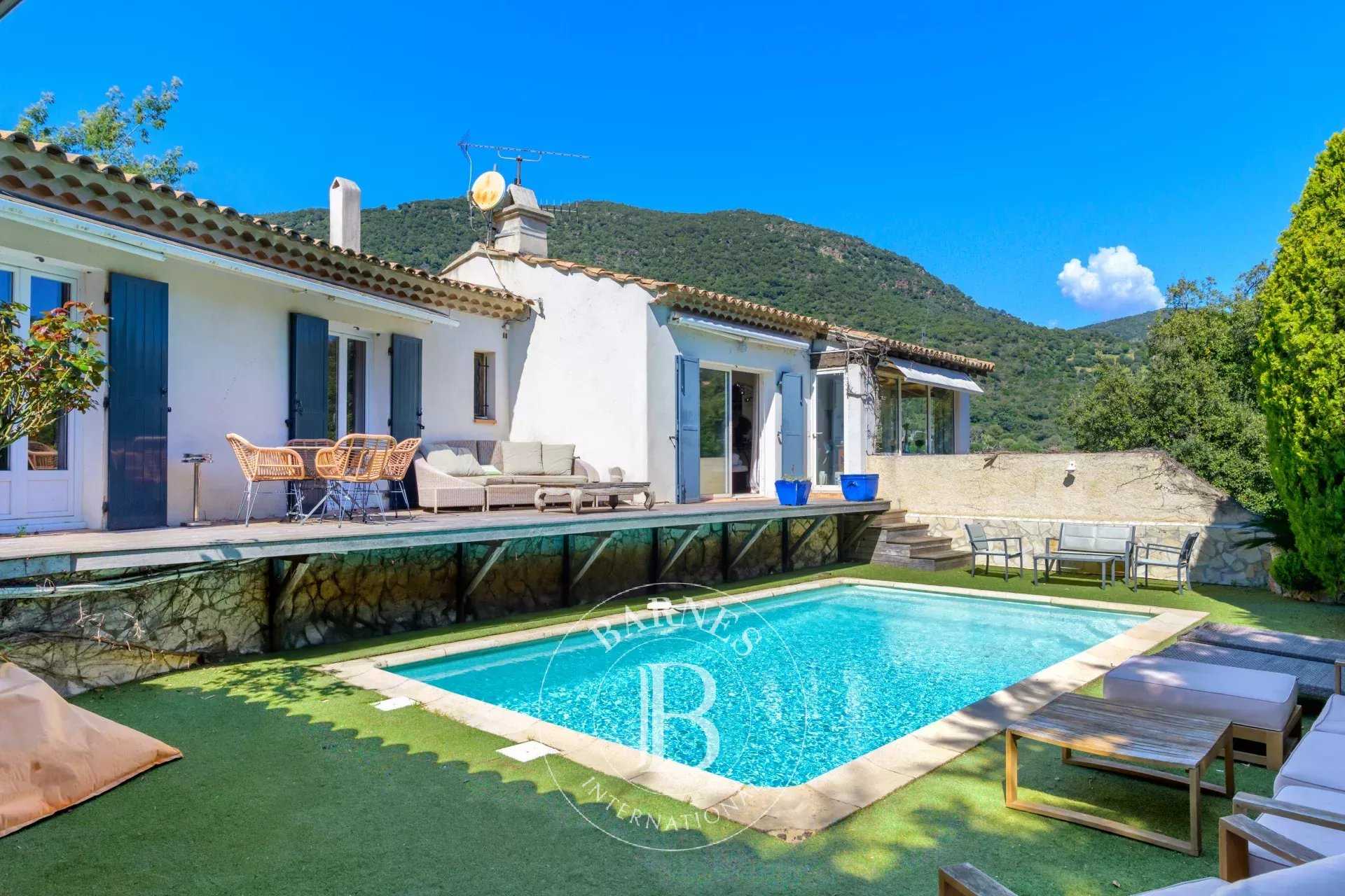 Maison Cavalaire-sur-Mer  -  ref 85837389 (picture 1)