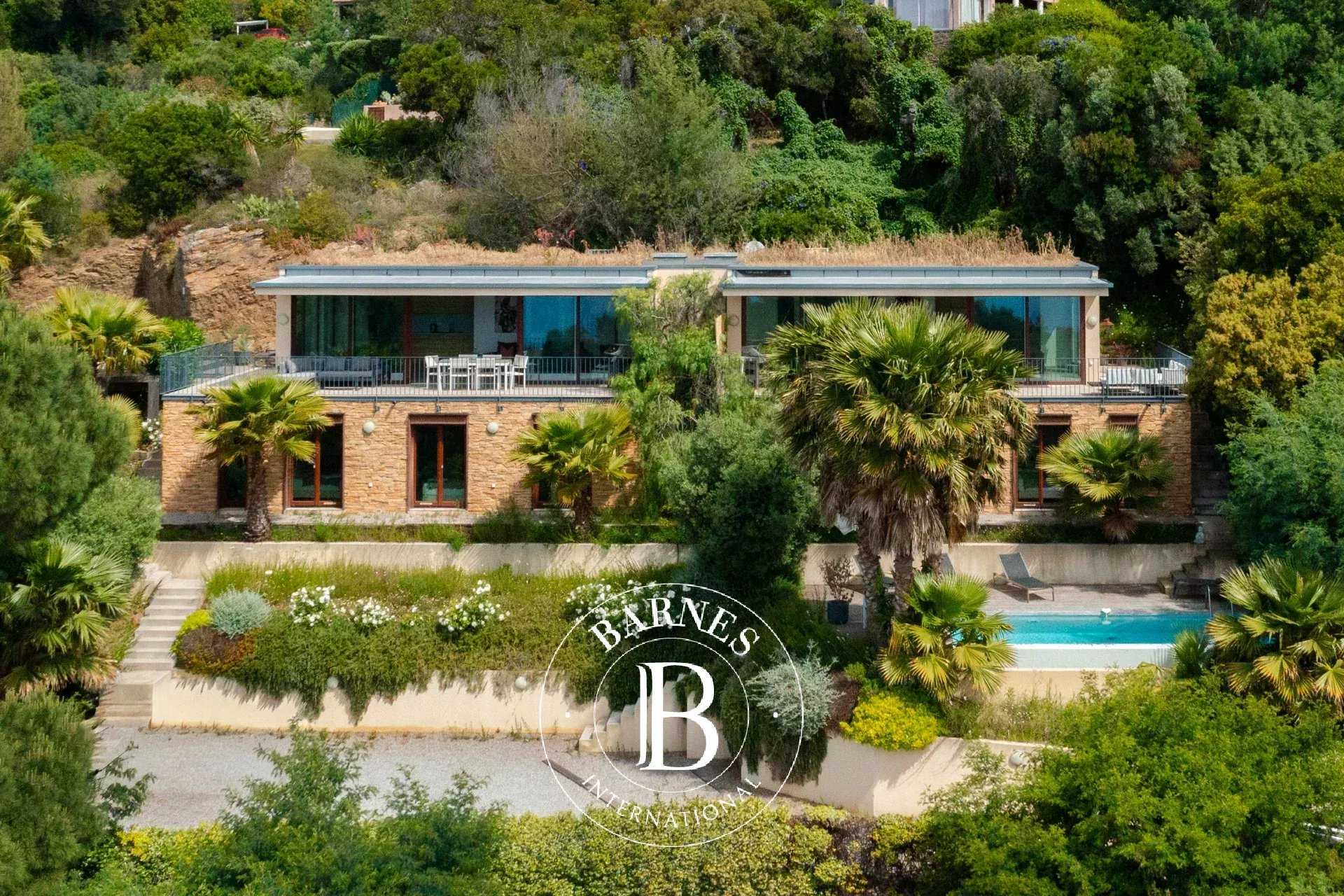 Villa Rayol-Canadel-sur-Mer  -  ref 86942934 (picture 1)