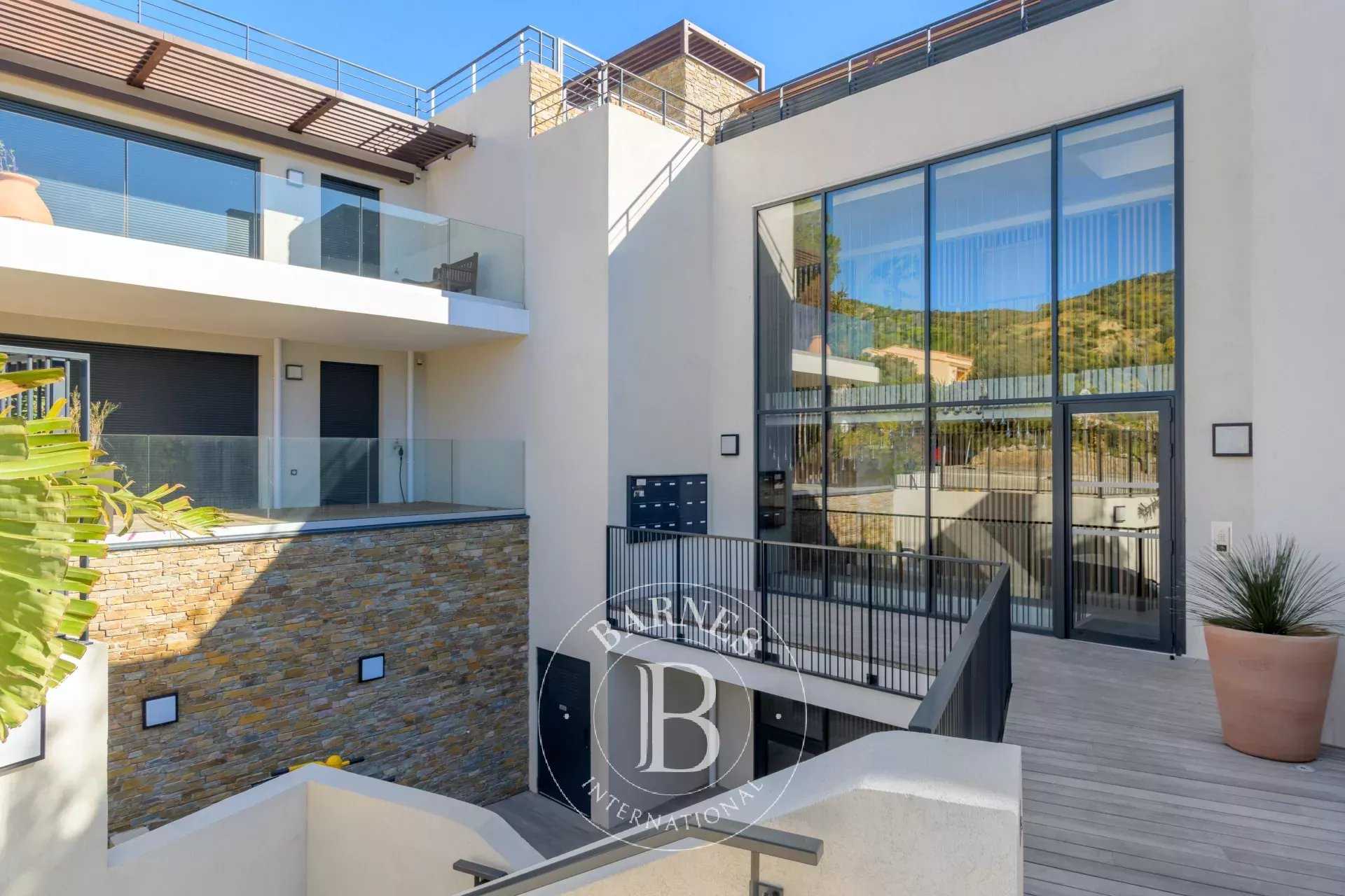 Appartement Bormes-les-Mimosas  -  ref 85668355 (picture 3)