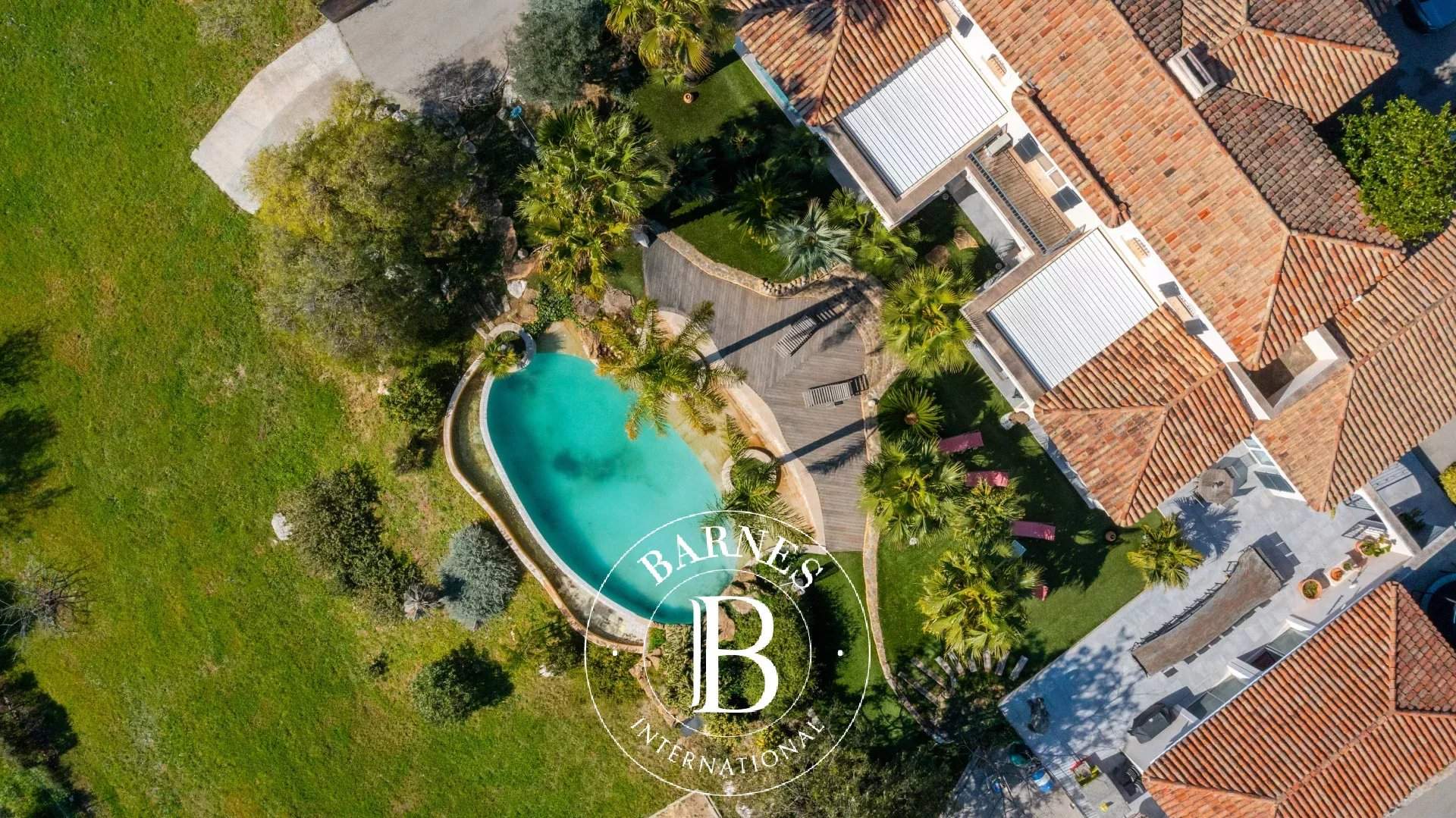 Sanary-sur-Mer  - Villa 7 Pi&egrave;ces 4 Chambres - picture 5