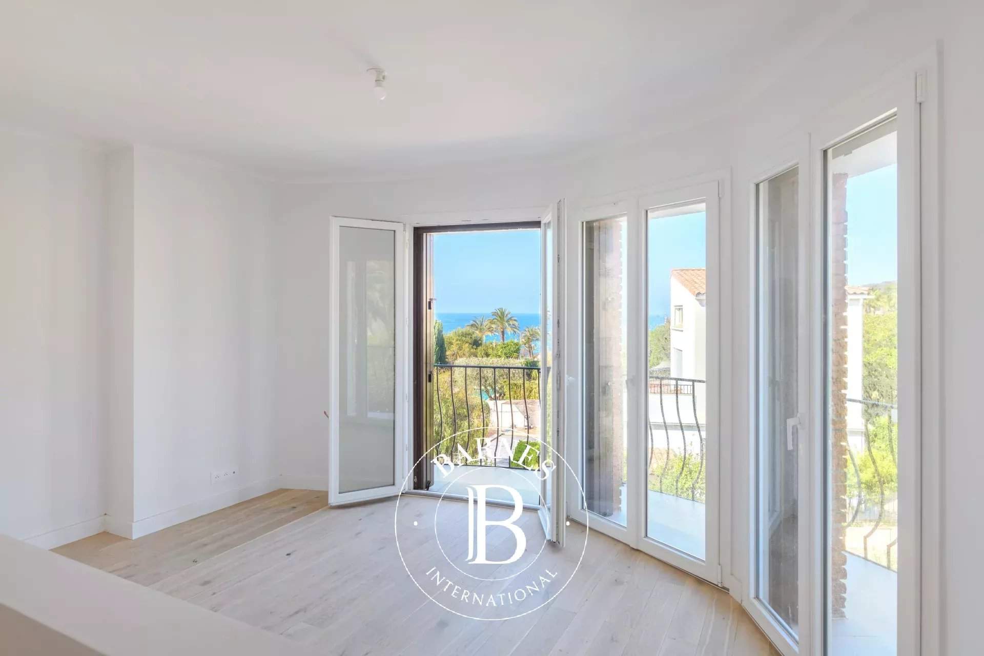 Sanary-sur-Mer  - Appartement 5 Pi&egrave;ces 4 Chambres - picture 8