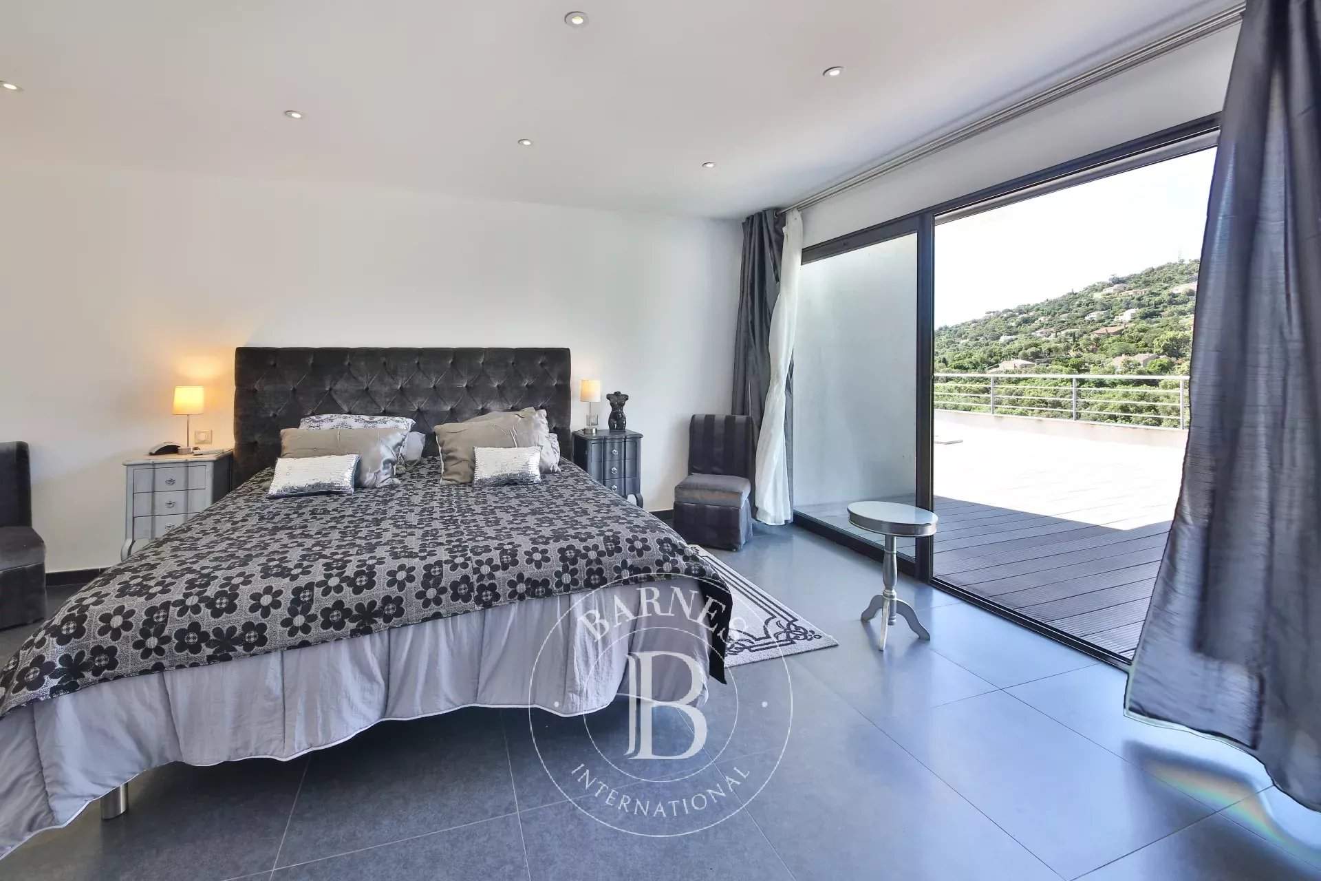 Cavalaire-sur-Mer  - Villa 9 Bedrooms - picture 9