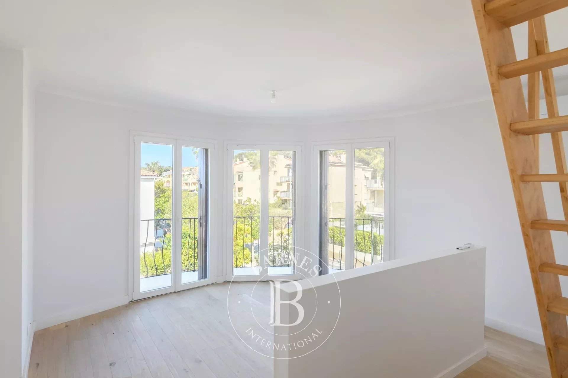 Sanary-sur-Mer  - Appartement 5 Pi&egrave;ces 4 Chambres - picture 9