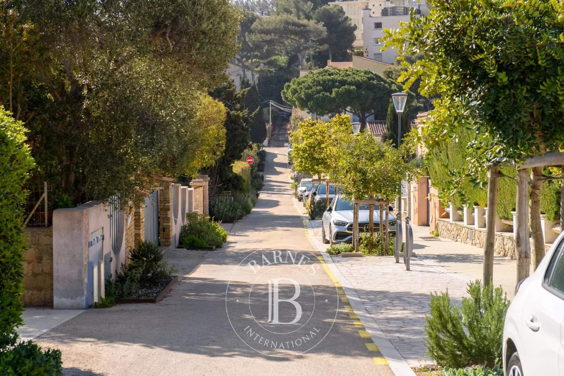 Sanary-sur-Mer  - Appartement 5 Pi&egrave;ces 4 Chambres - picture 13