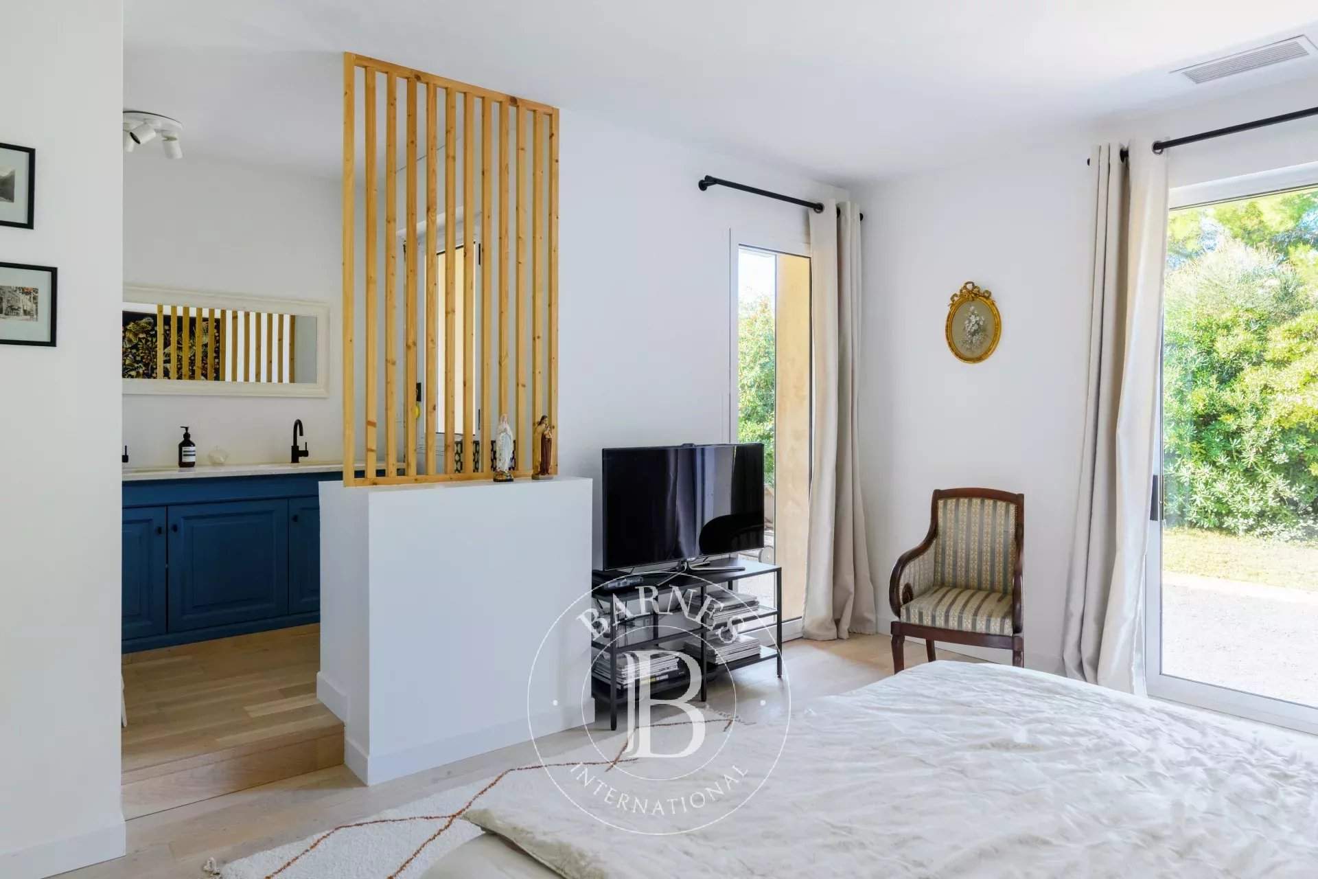 Saint-Cyr-sur-Mer  - House 5 Bedrooms - picture 11