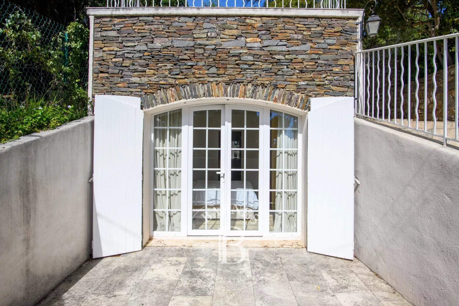 Cavalaire-sur-Mer  - Maison 6 Pi&egrave;ces 5 Chambres - picture 9