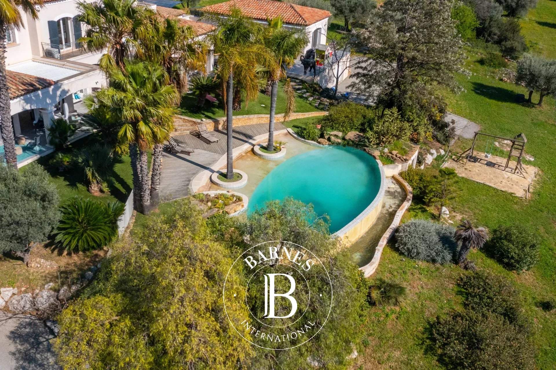 Sanary-sur-Mer  - Villa 7 Pi&egrave;ces 4 Chambres - picture 6