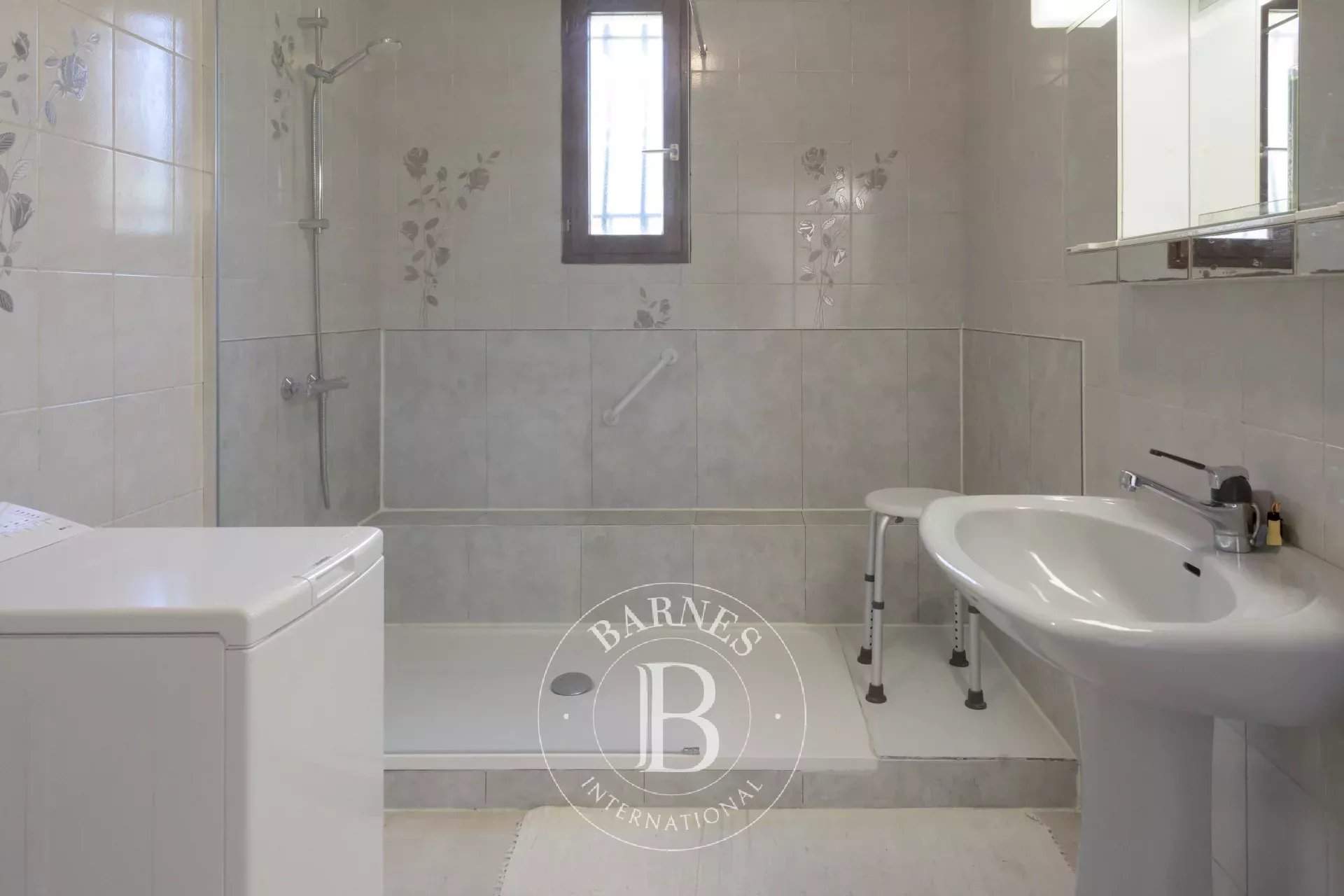 Le Lavandou  - Maison 8 Pièces 6 Chambres - picture 16