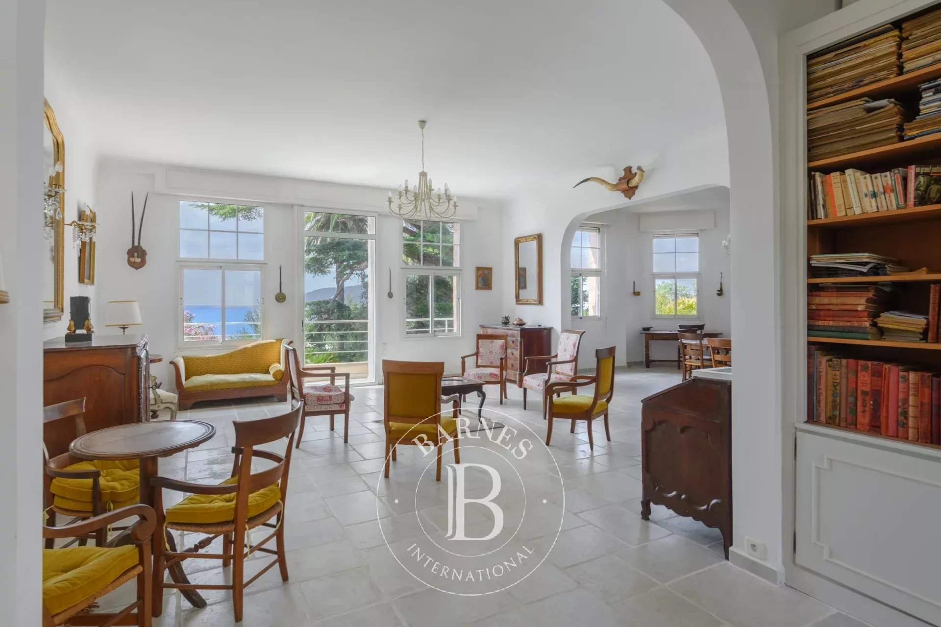 Toulon  - Maison 15 Pièces 11 Chambres - picture 8