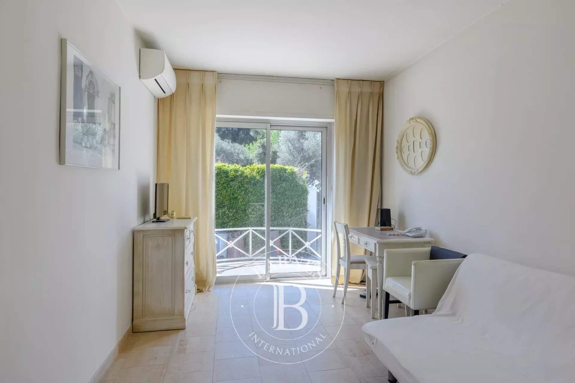 Six-Fours-les-Plages  - Villa 5 Pi&egrave;ces 3 Chambres - picture 9