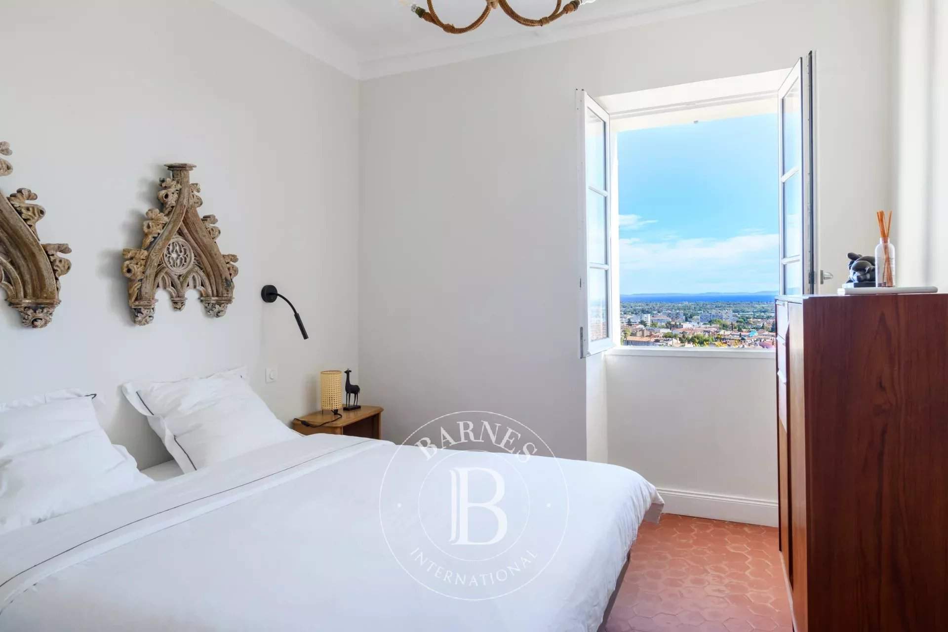 Hyères  - Maison 5 Pièces 2 Chambres - picture 7