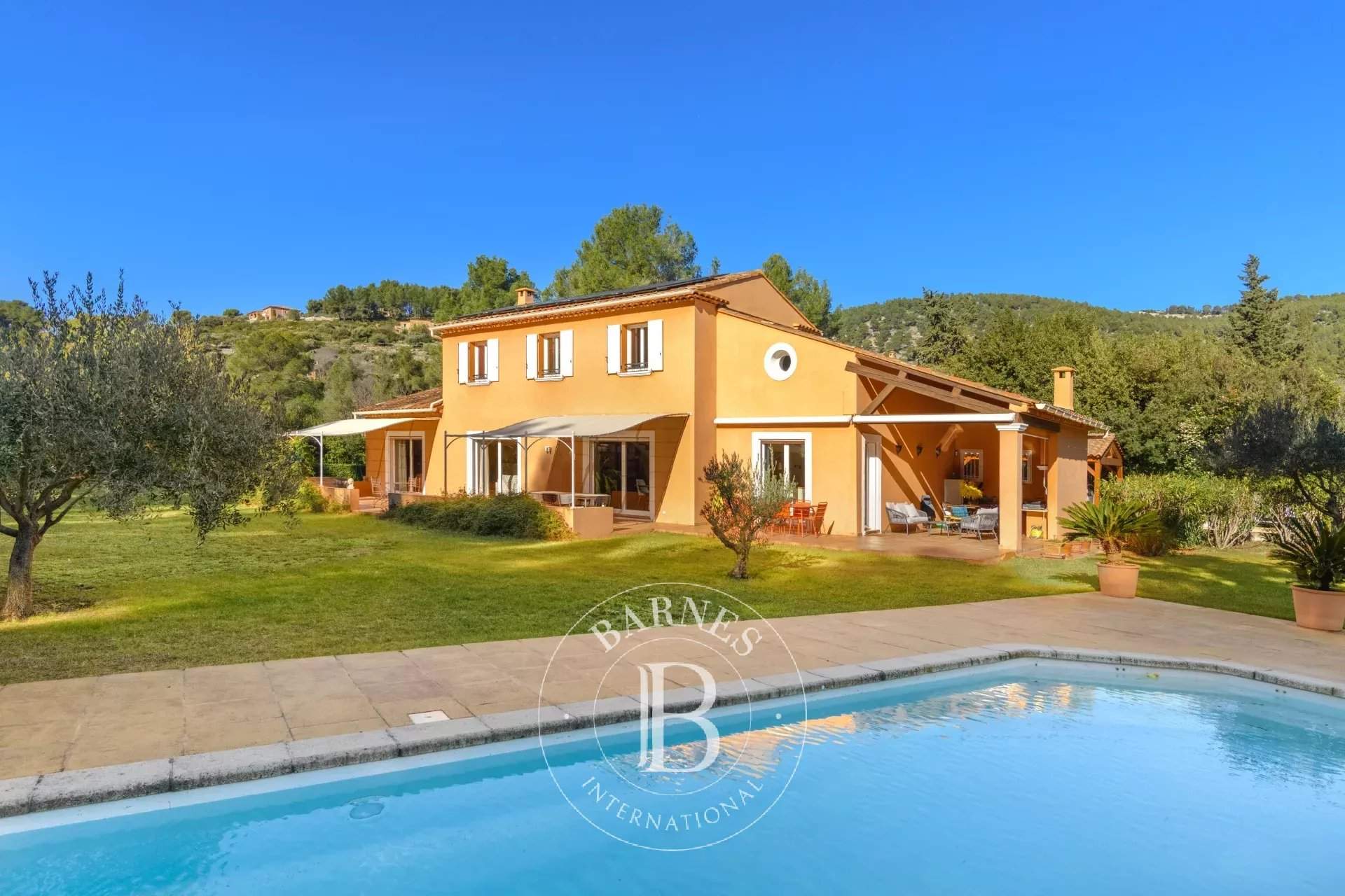 Sanary-sur-Mer  - Villa 5 Pi&egrave;ces 4 Chambres - picture 2