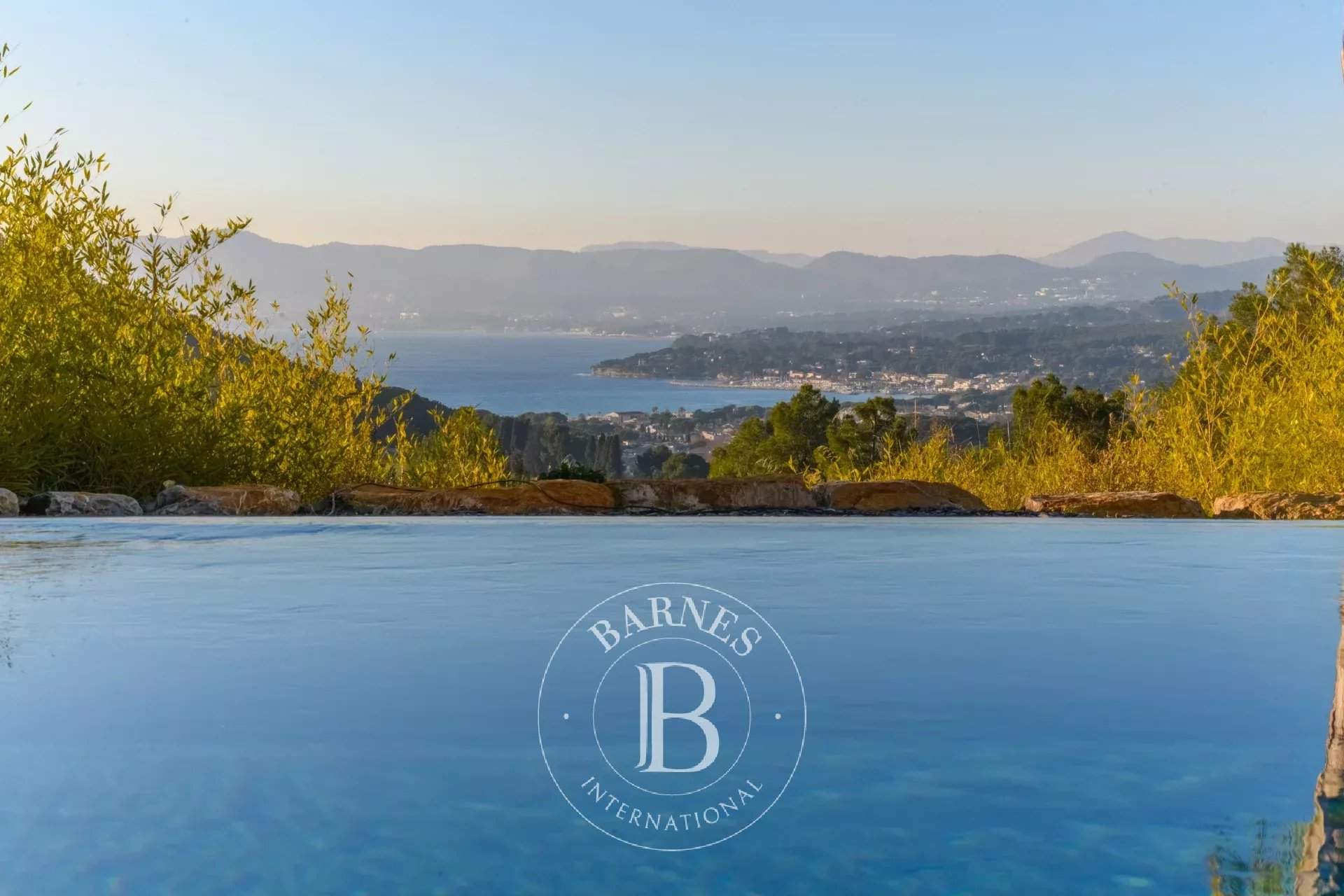 Saint-Cyr-sur-Mer  - Villa 4 Bedrooms - picture 2