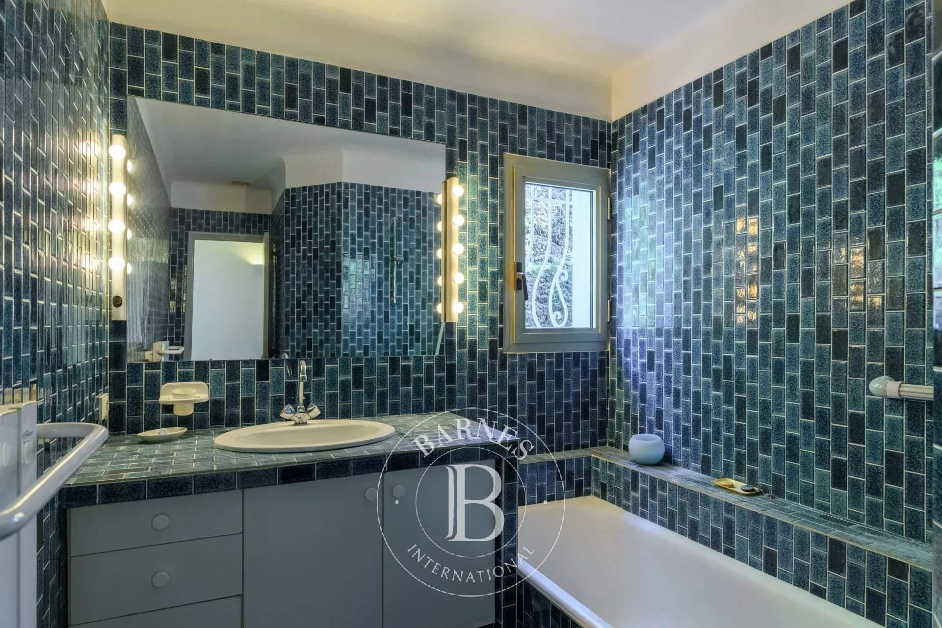 Six-Fours-les-Plages  - Villa 5 Pi&egrave;ces 3 Chambres - picture 11