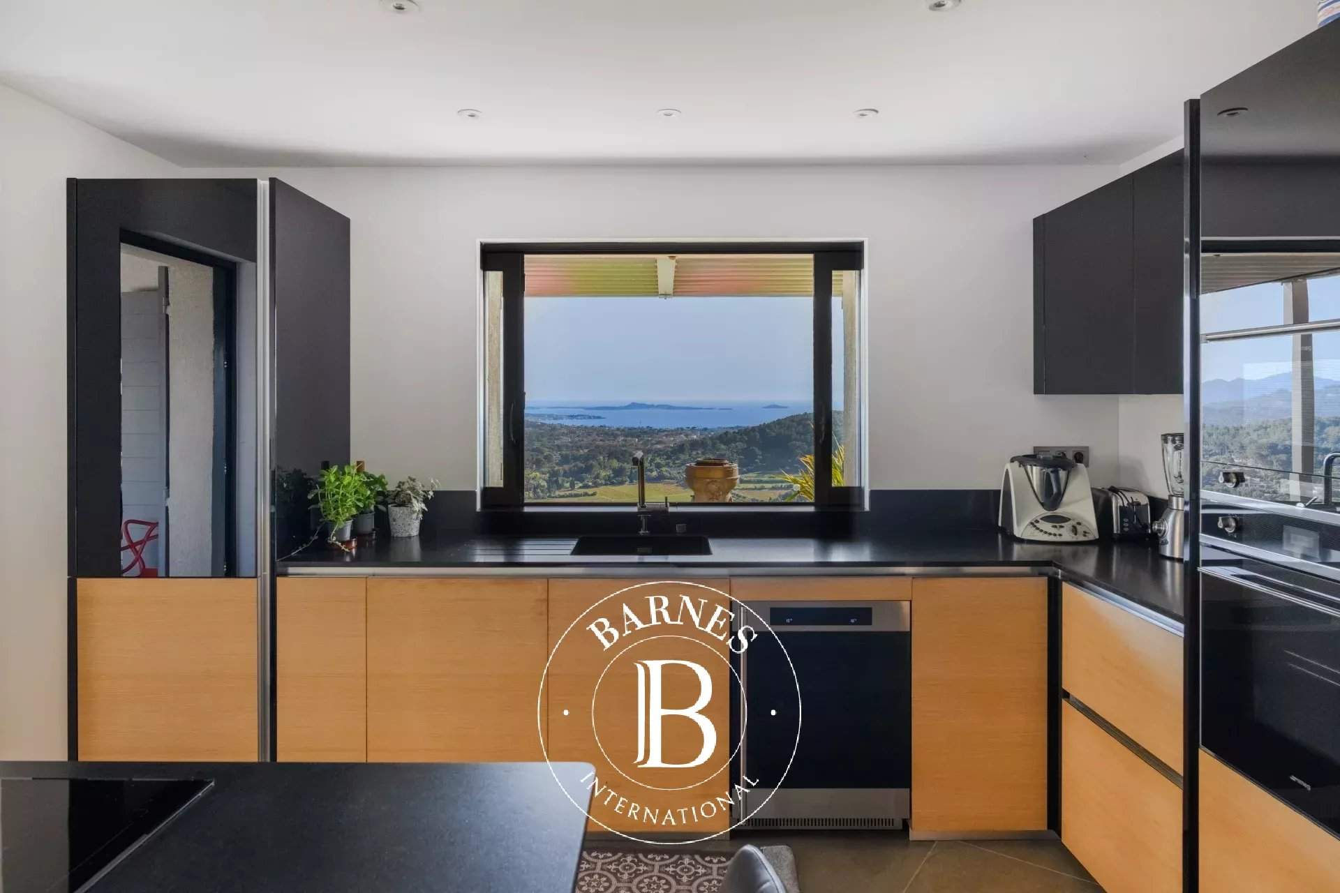 Ollioules  - Villa 7 Pi&egrave;ces 4 Chambres - picture 9