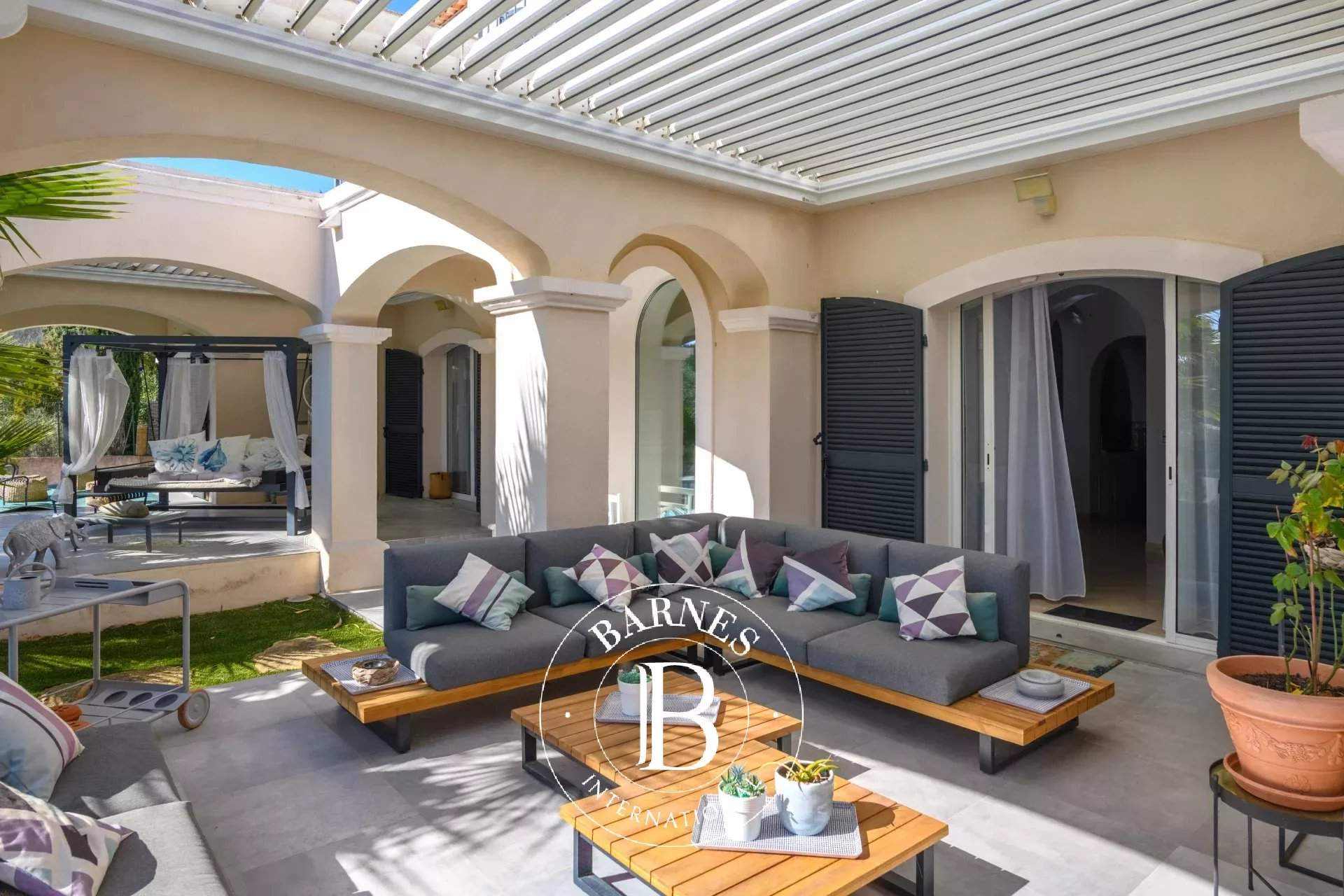 Sanary-sur-Mer  - Villa 7 Pi&egrave;ces 4 Chambres - picture 14