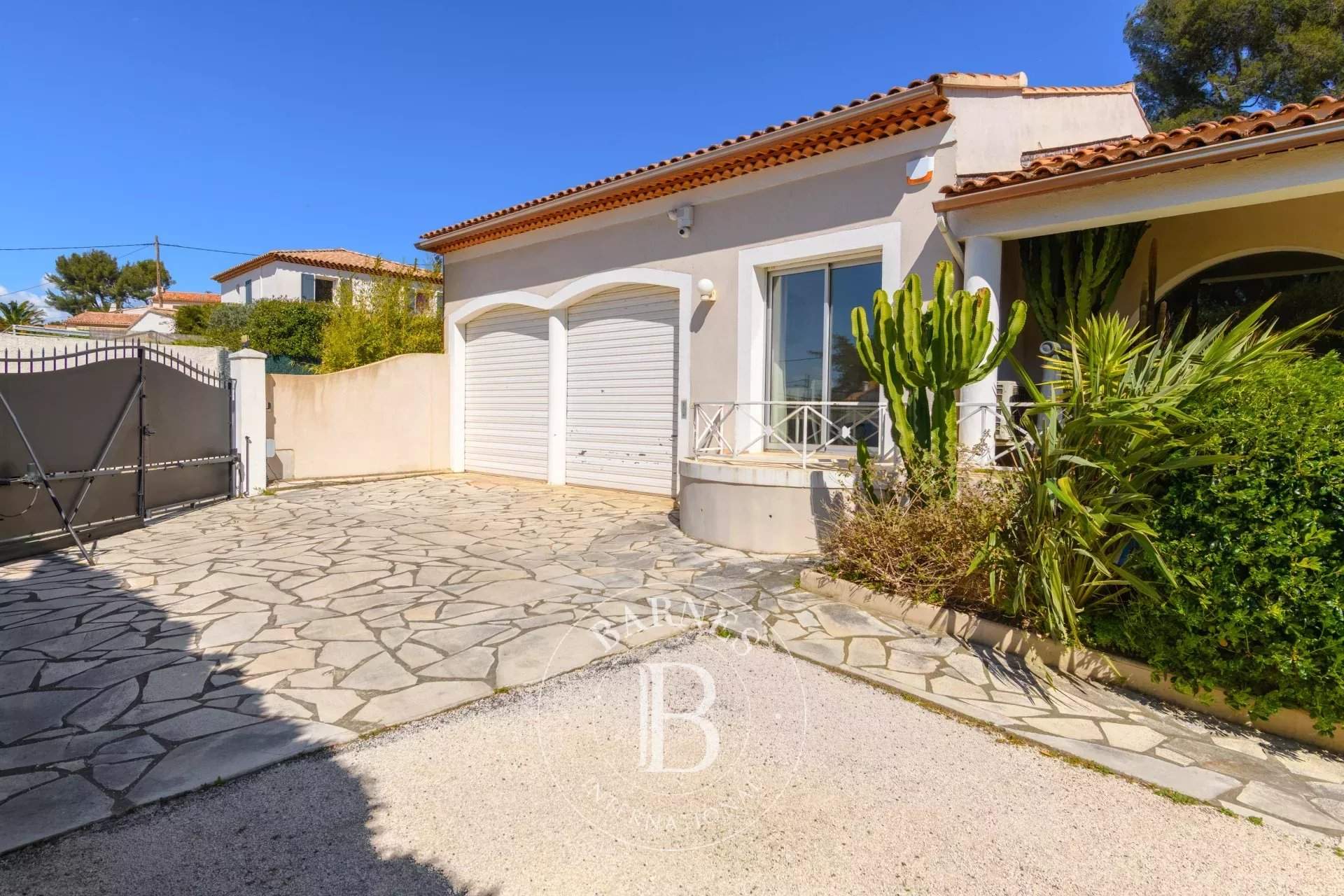 Six-Fours-les-Plages  - Villa 5 Pi&egrave;ces 3 Chambres - picture 17