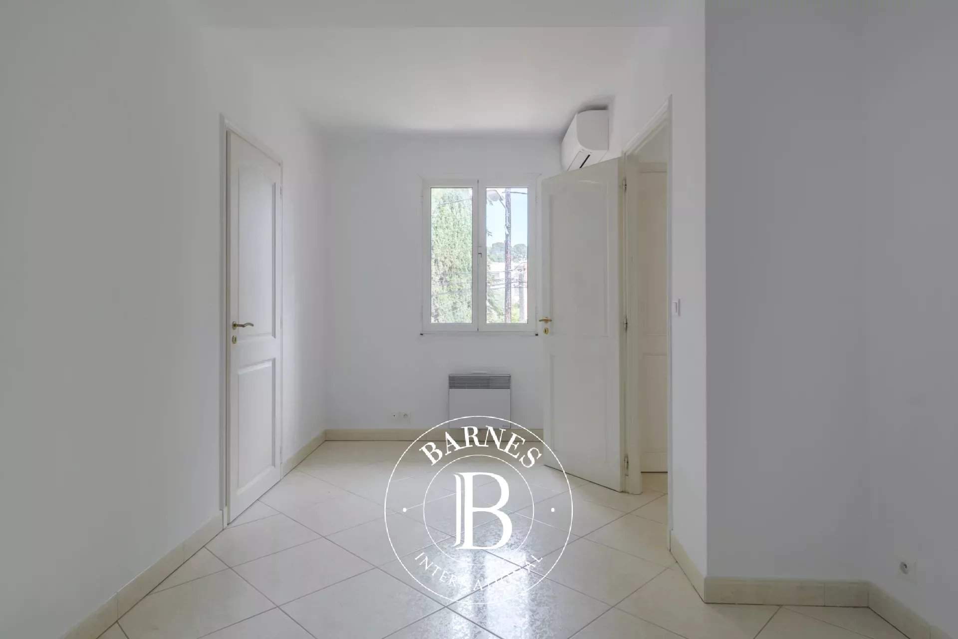Sanary-sur-Mer  - Maison 6 Pi&egrave;ces 4 Chambres - picture 11