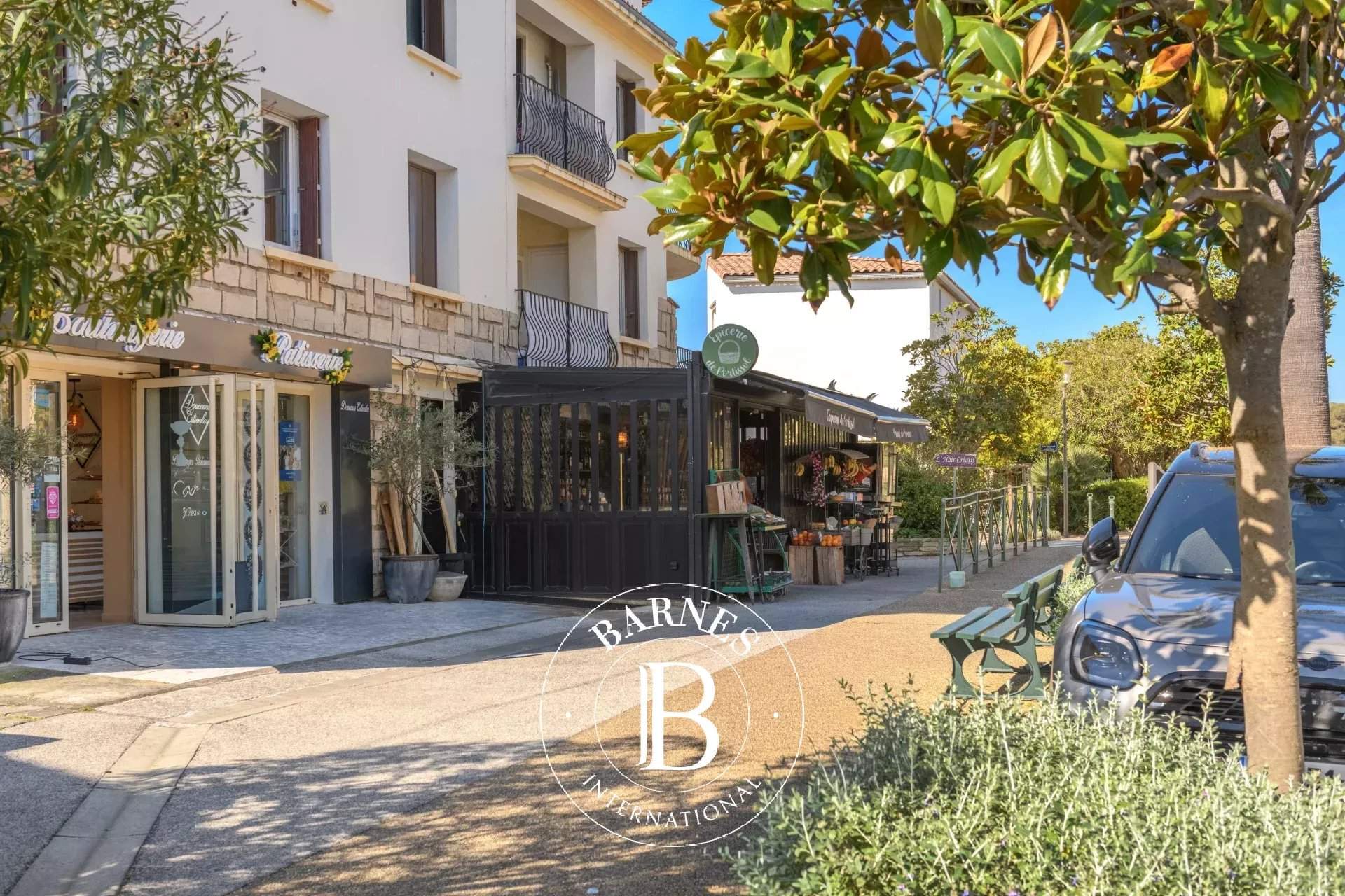Sanary-sur-Mer  - Appartement 5 Pi&egrave;ces 4 Chambres - picture 14