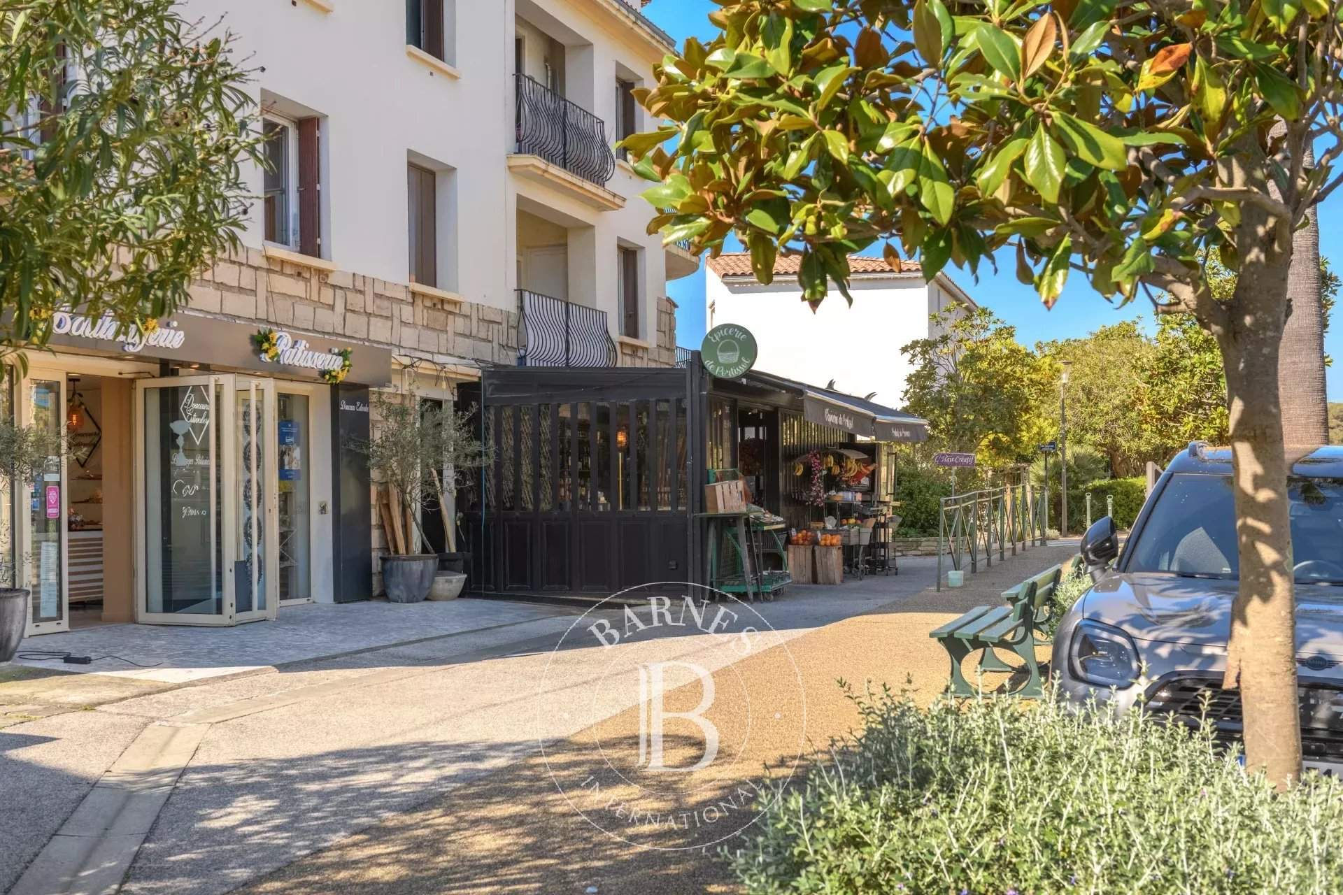 Sanary-sur-Mer  - Appartement 5 Pi&egrave;ces 4 Chambres - picture 14