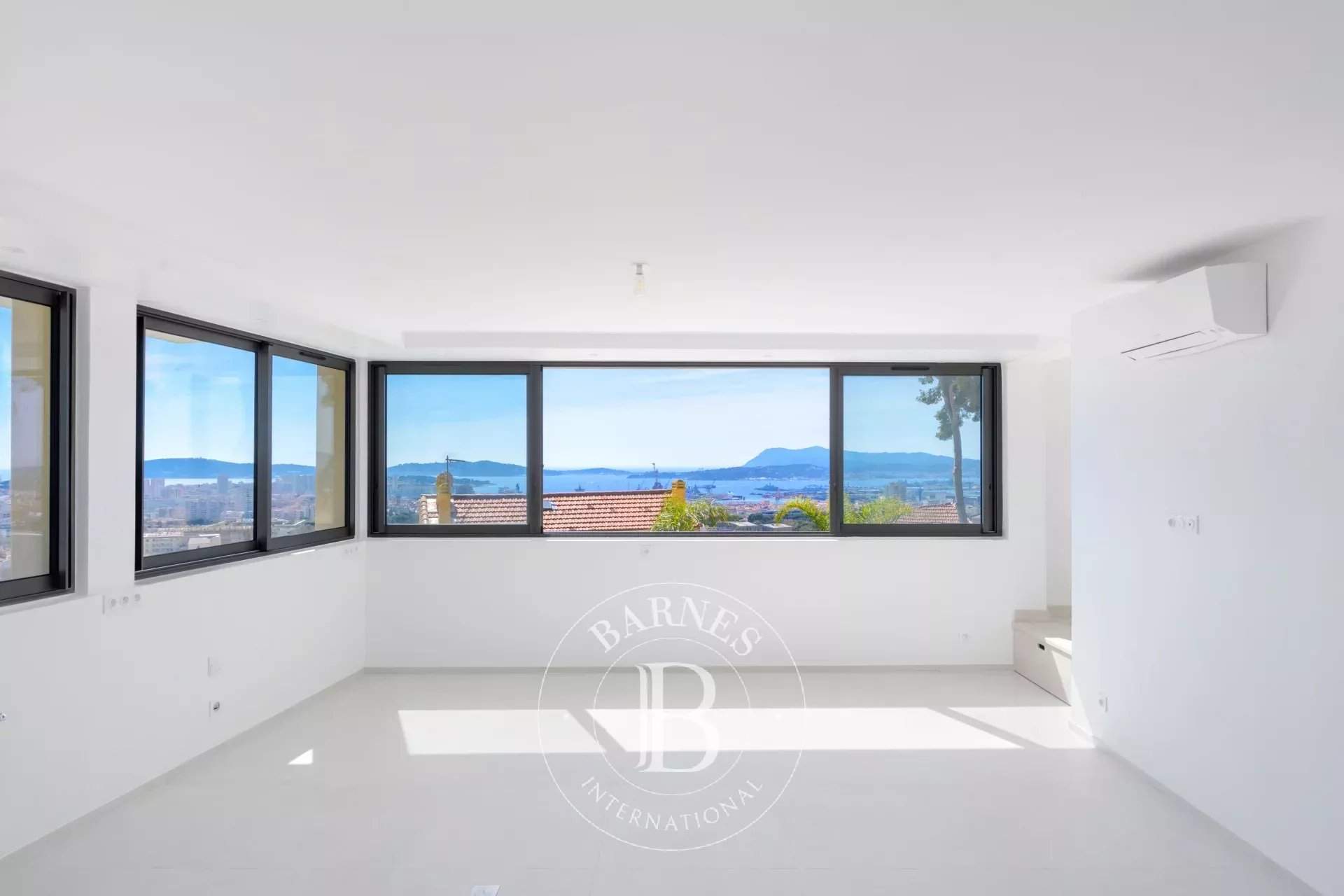 Toulon  - Villa 4 Bedrooms - picture 3