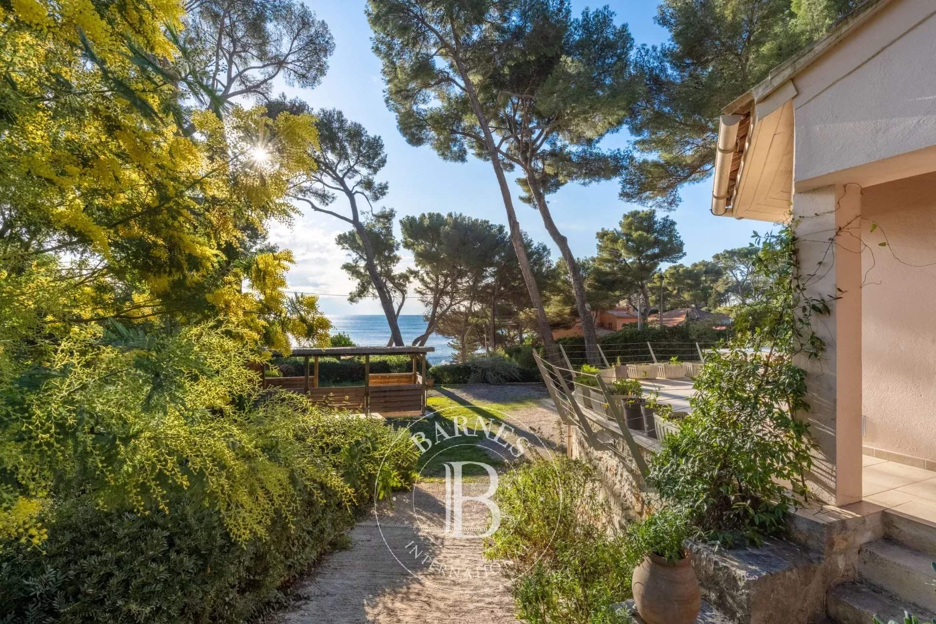 La Seyne-sur-Mer  - Villa 10 Pièces - picture 9