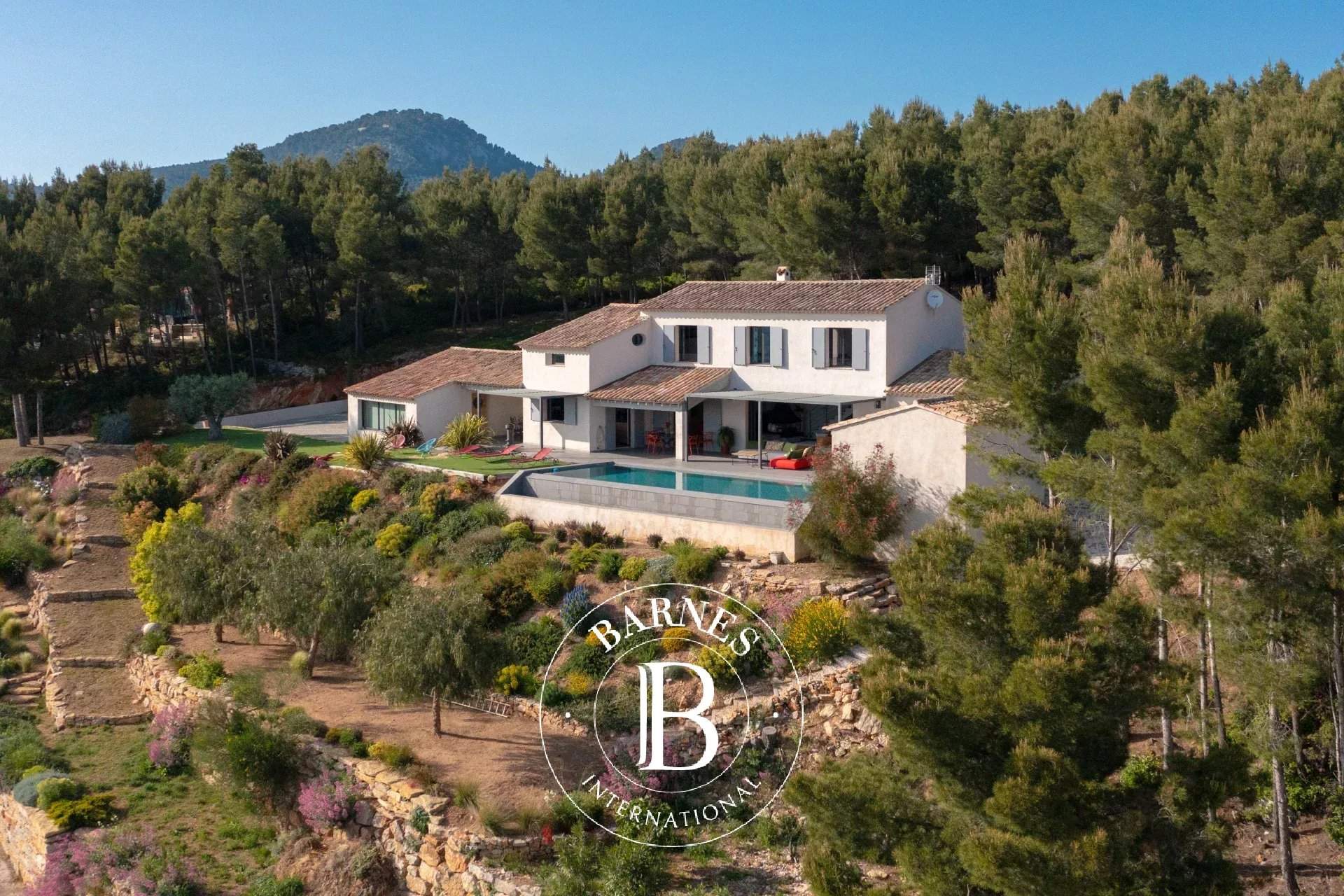 Ollioules  - Villa 7 Pi&egrave;ces 4 Chambres - picture 4