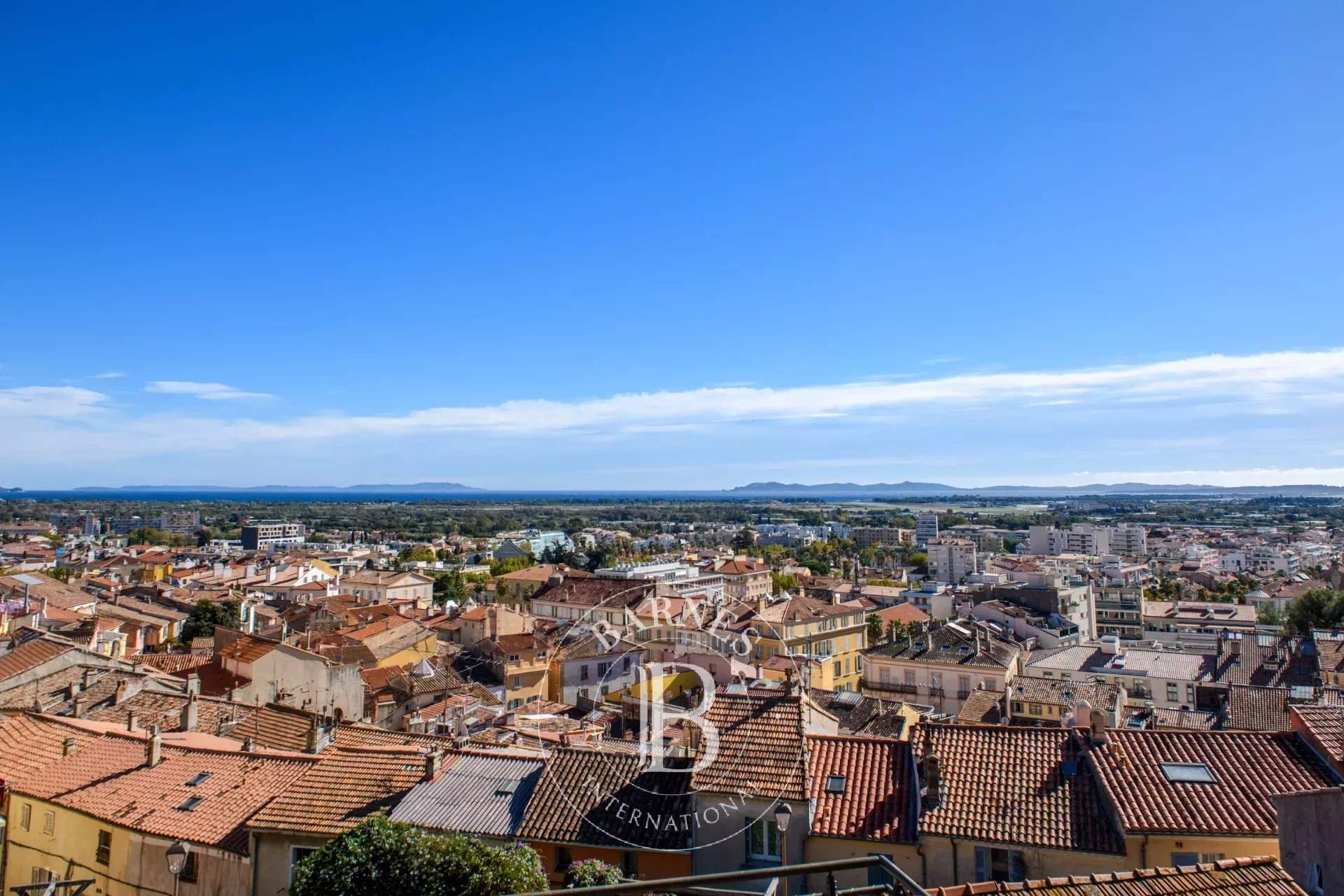 Hyères  - Maison 5 Pièces 2 Chambres - picture 12