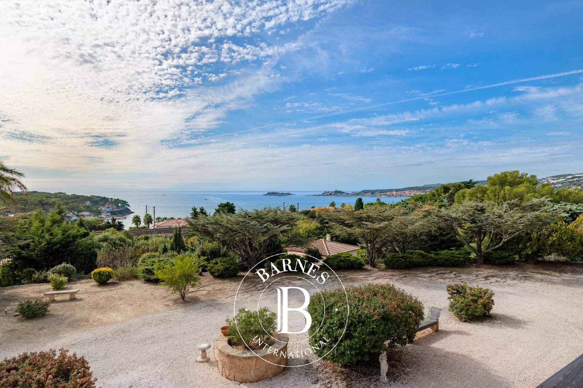 Sanary-sur-Mer  - Villa 4 Bedrooms - picture 1
