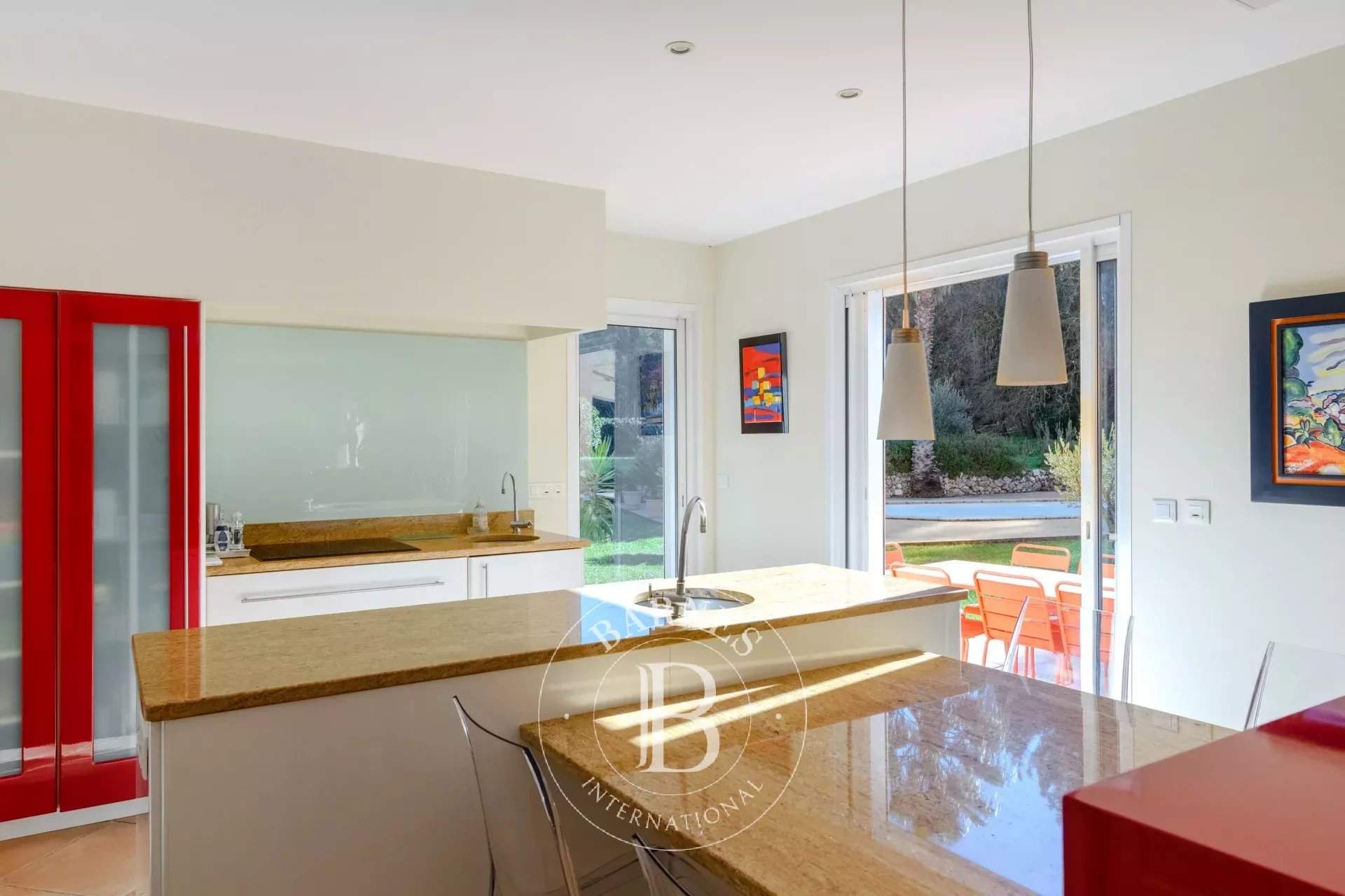 Sanary-sur-Mer  - Villa 5 Pi&egrave;ces 4 Chambres - picture 10