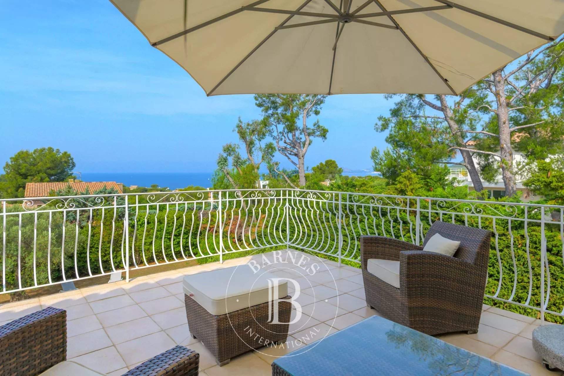 Saint-Cyr-sur-Mer  - Villa 7 Pièces - picture 2