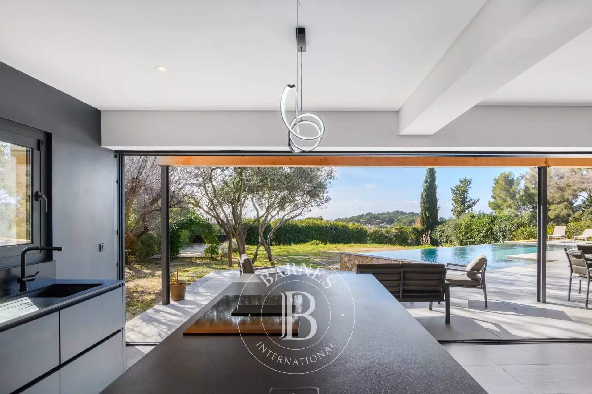 Ollioules  - Maison 7 Pi&egrave;ces 6 Chambres - picture 4