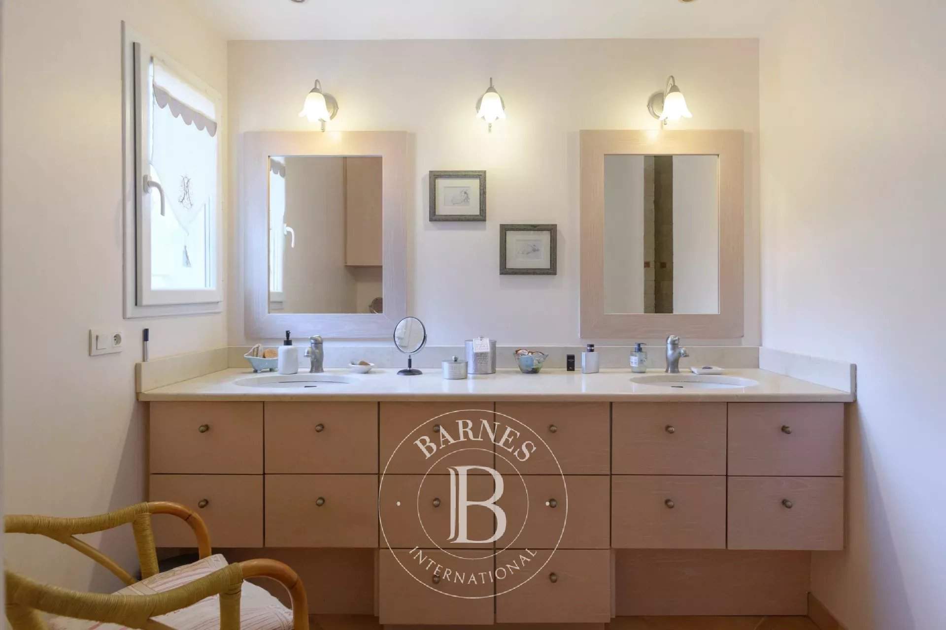 Sanary-sur-Mer  - Villa 5 Pi&egrave;ces 4 Chambres - picture 12