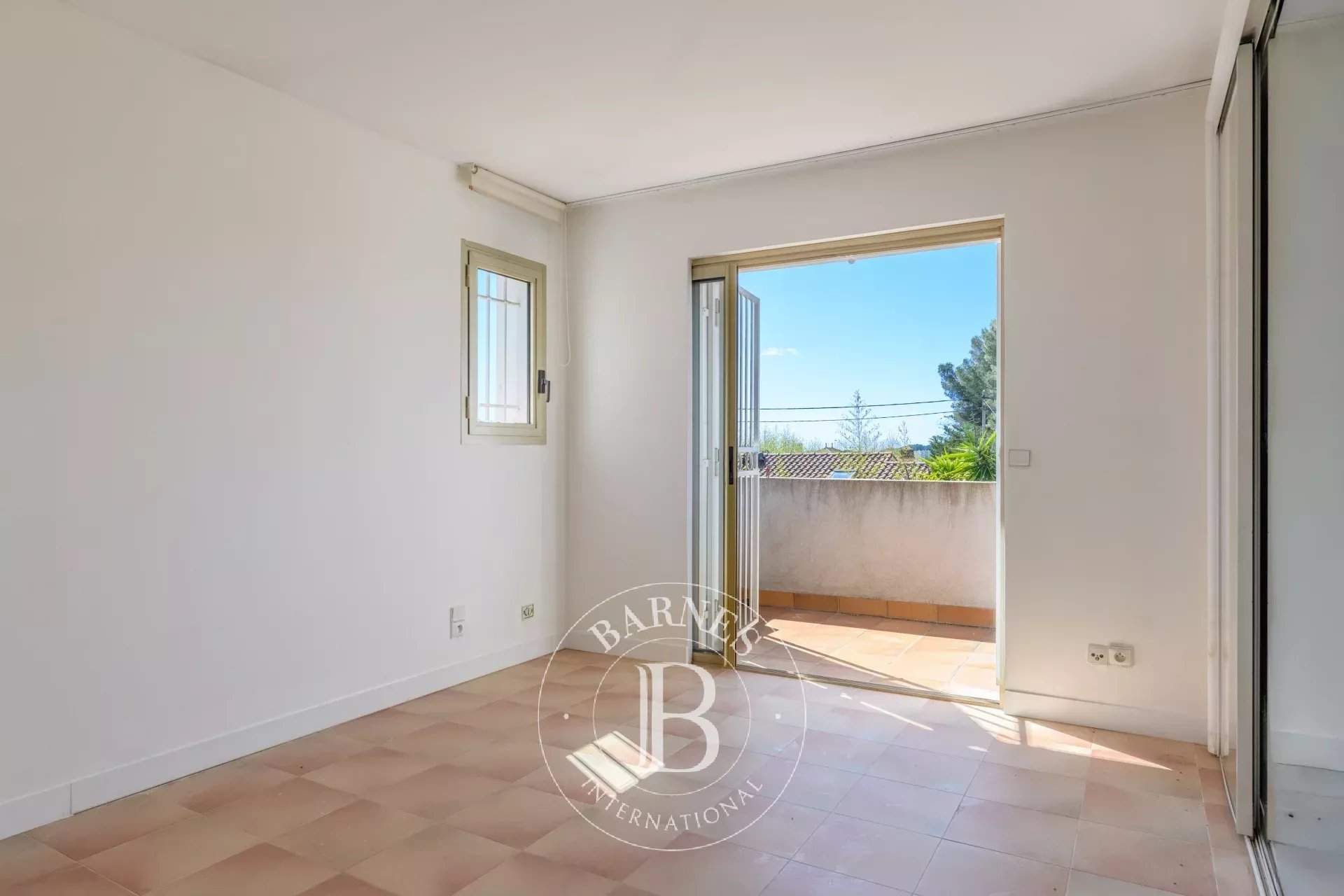 Six-Fours-les-Plages  - Villa 5 Pi&egrave;ces 3 Chambres - picture 12