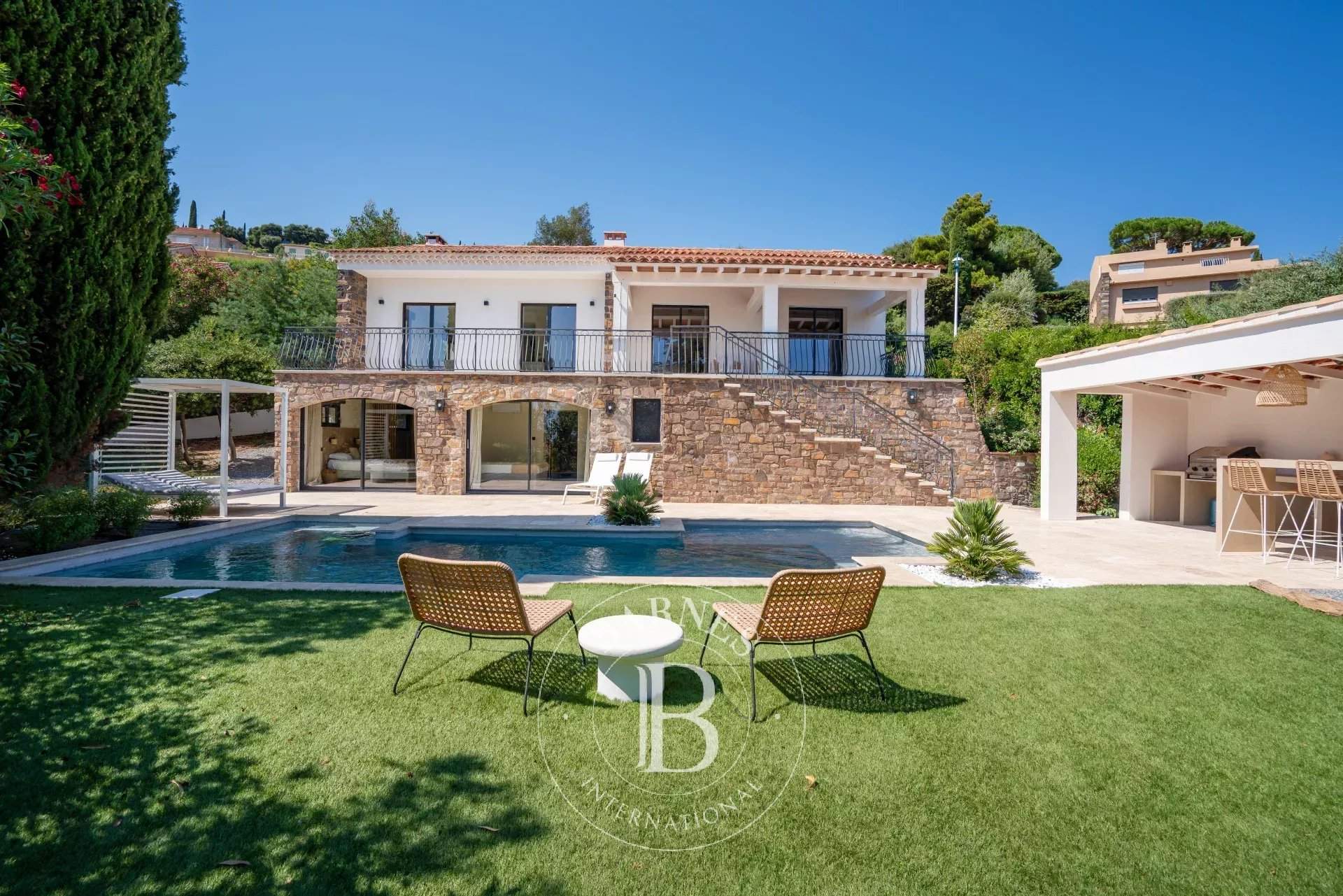 Cavalaire-sur-Mer  - Villa  - picture 1