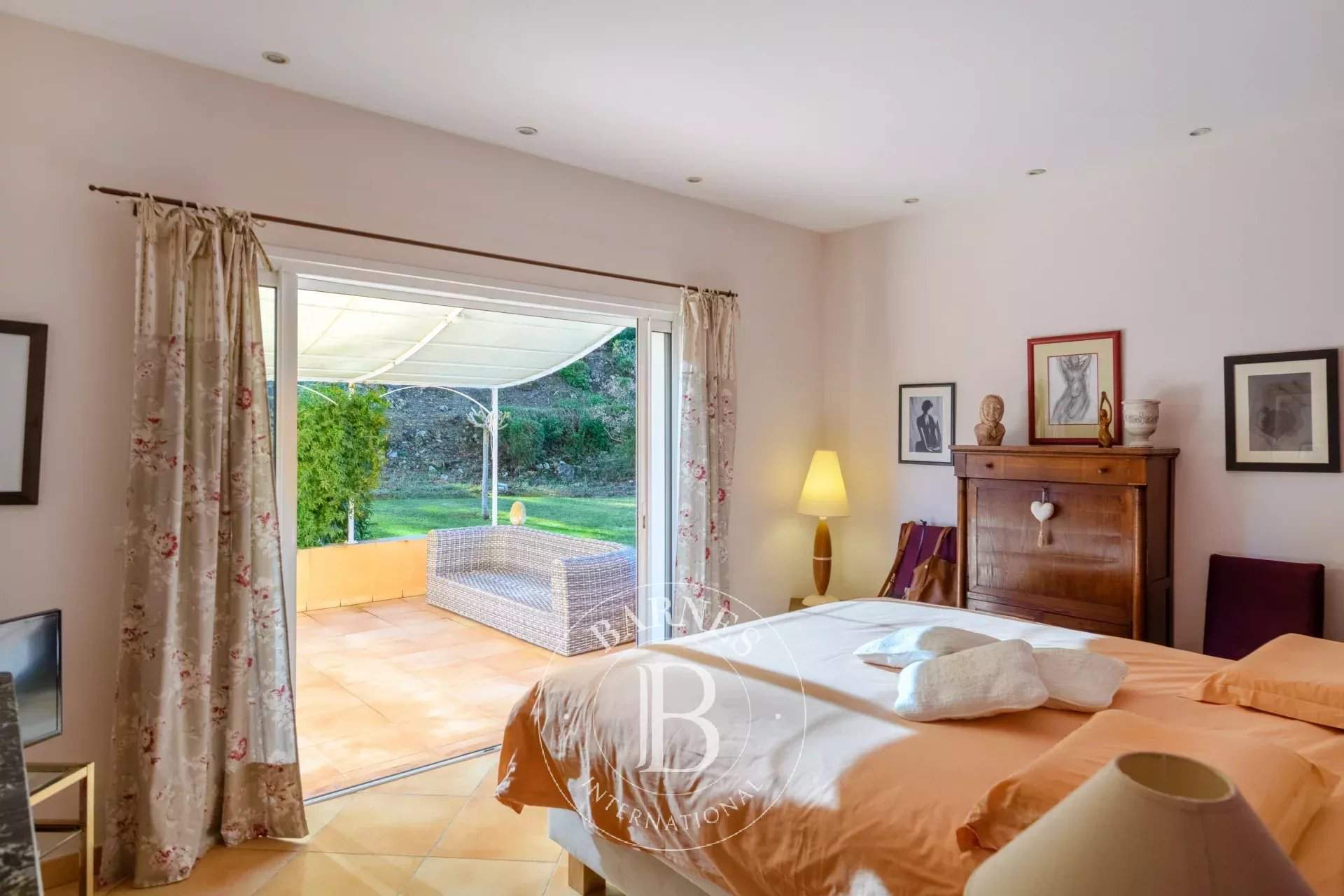 Sanary-sur-Mer  - Villa 5 Pi&egrave;ces 4 Chambres - picture 11