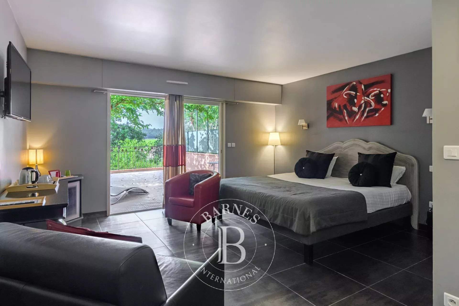 Cuers  - Hotel 22 Bedrooms - picture 7