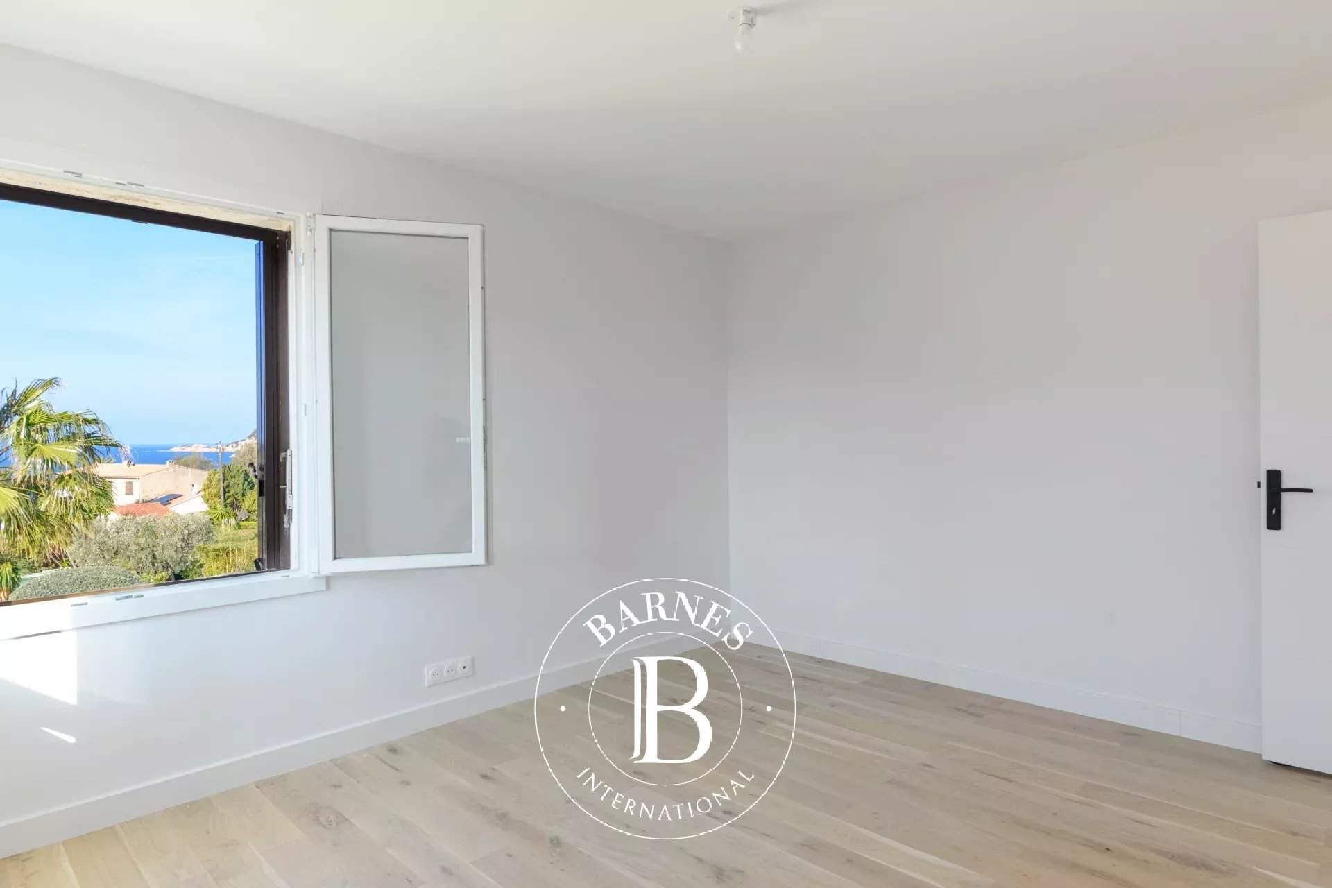 Sanary-sur-Mer  - Appartement 5 Pi&egrave;ces 4 Chambres - picture 6