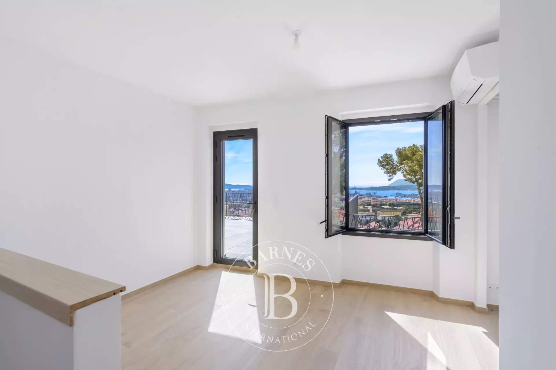 Toulon  - Villa 4 Bedrooms - picture 4