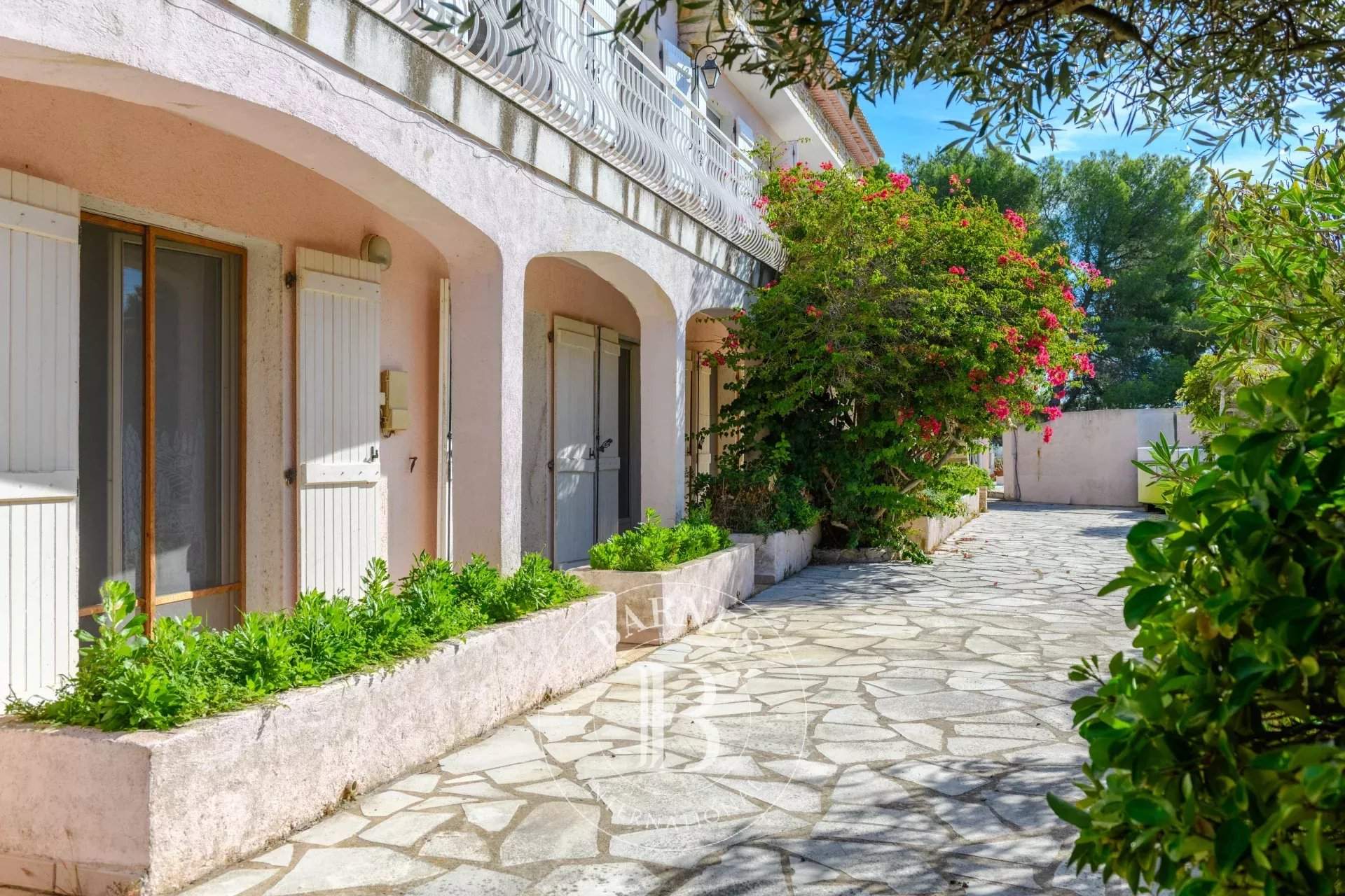 Sanary-sur-Mer  - Villa 12 Pièces 11 Chambres - picture 10