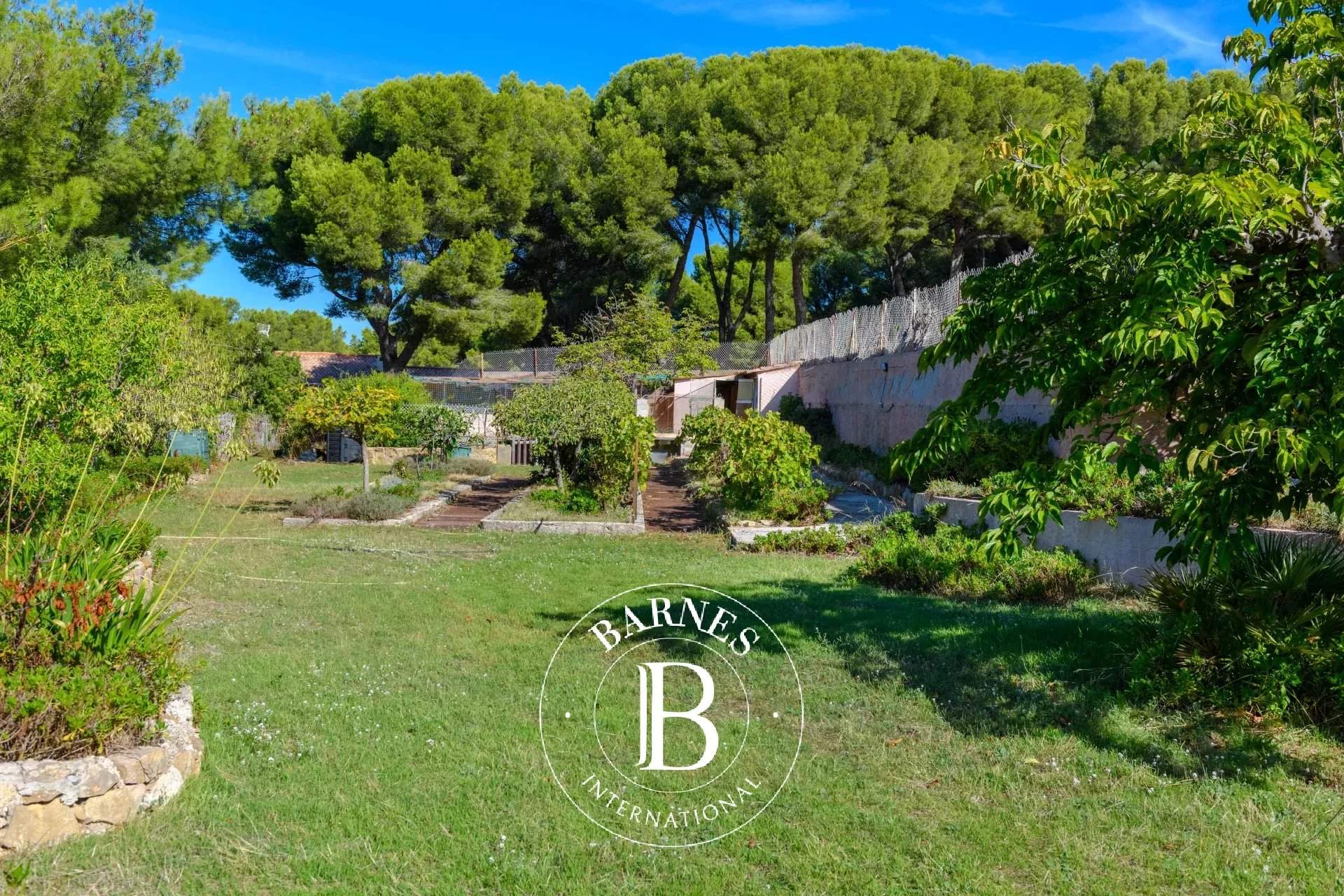 Sanary-sur-Mer  - Villa 12 Pi&egrave;ces 11 Chambres - picture 15