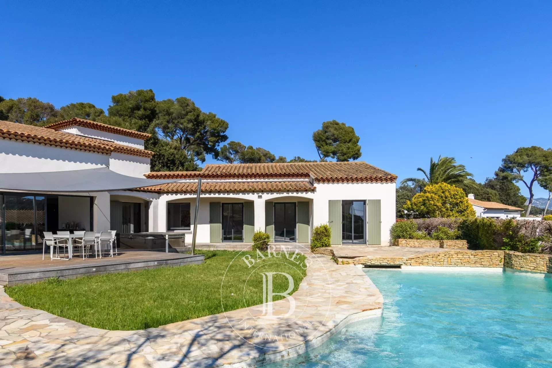 Sanary-sur-Mer  - House 4 Bedrooms - picture 2