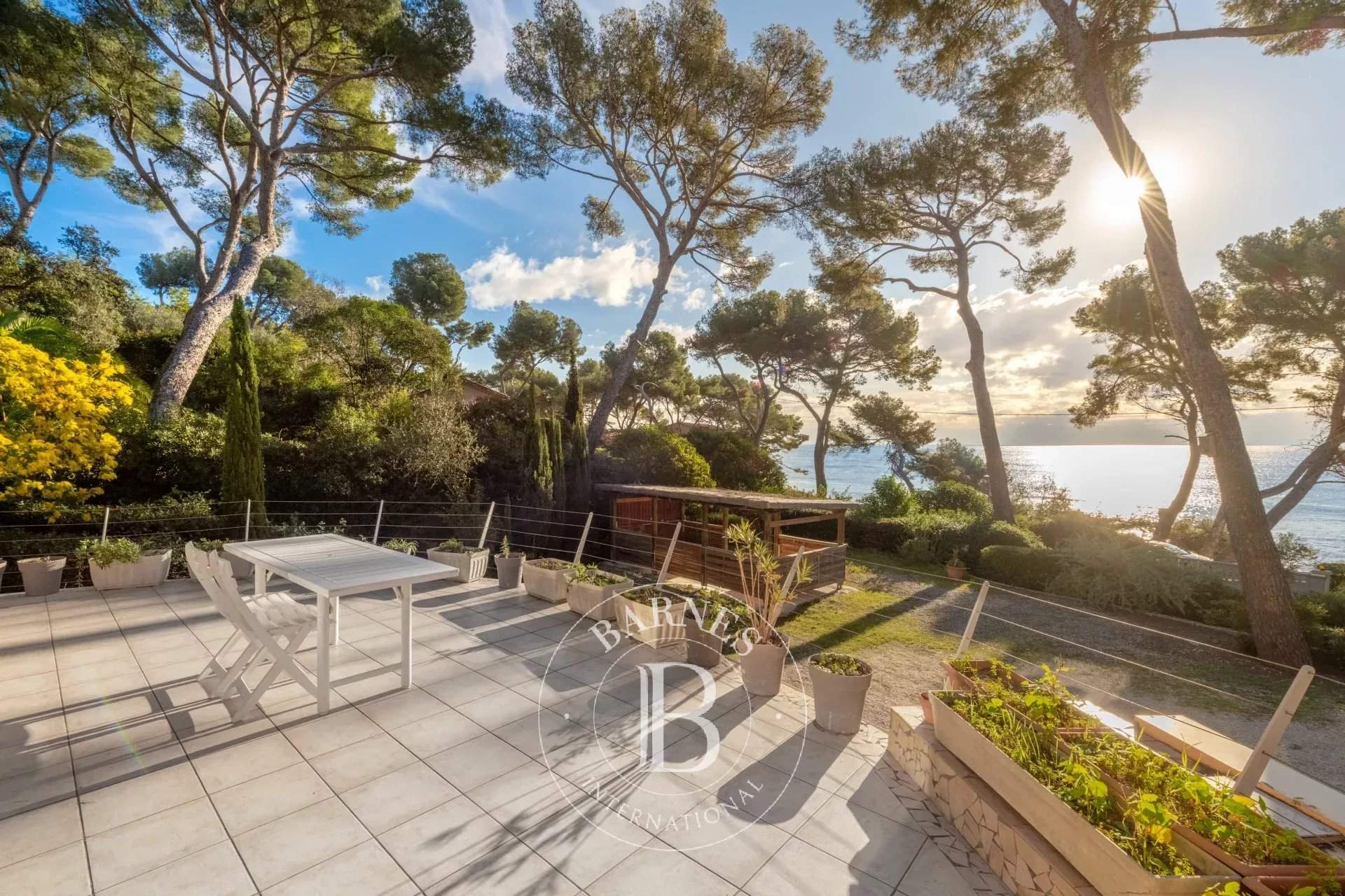 La Seyne-sur-Mer  - Villa 10 Pièces - picture 10