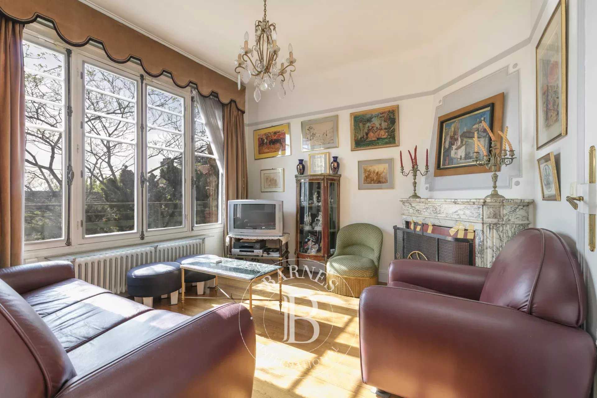 Montreuil  - Maison 5 Pièces 4 Chambres