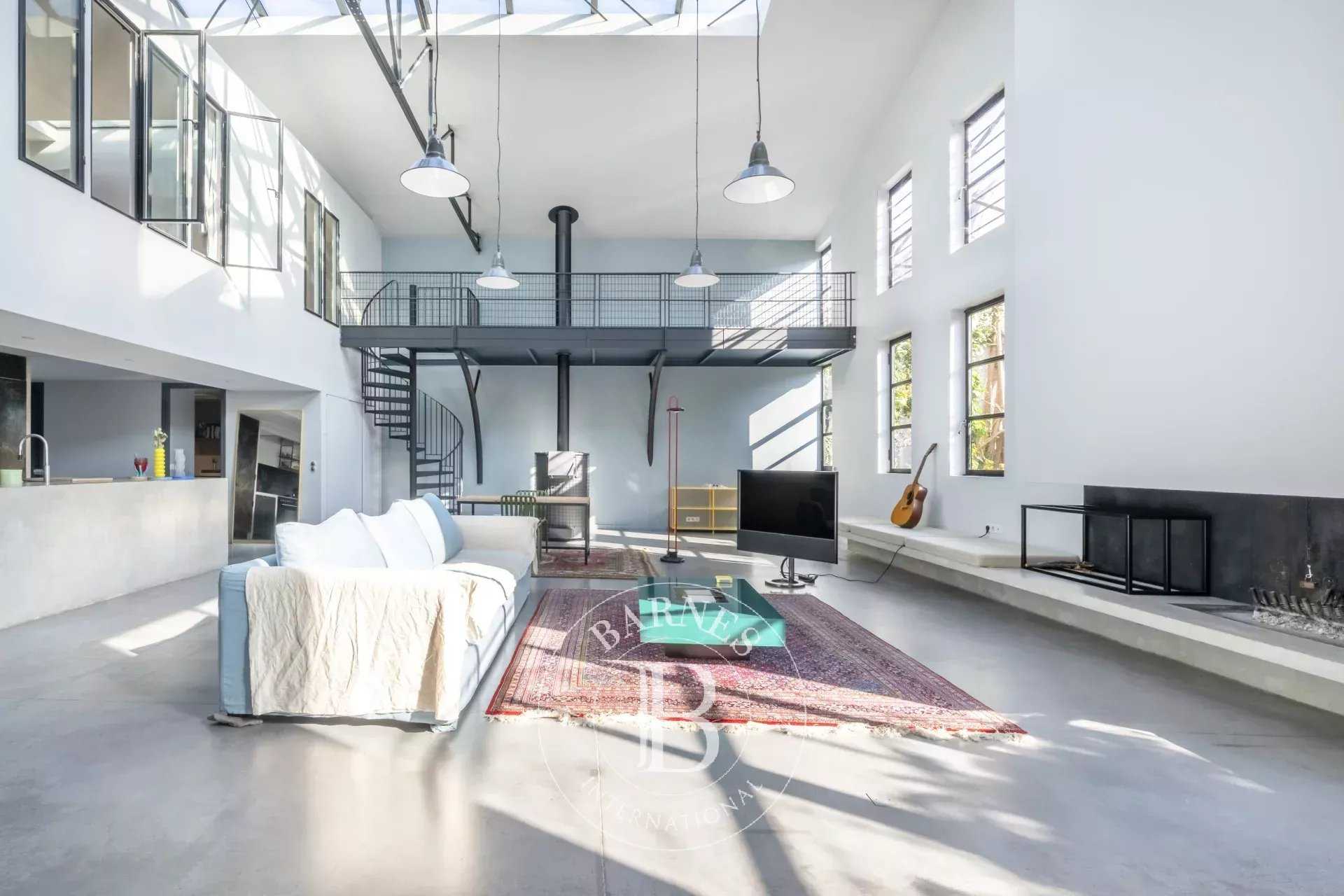 Montreuil  - Maison 6 Pièces 5 Chambres