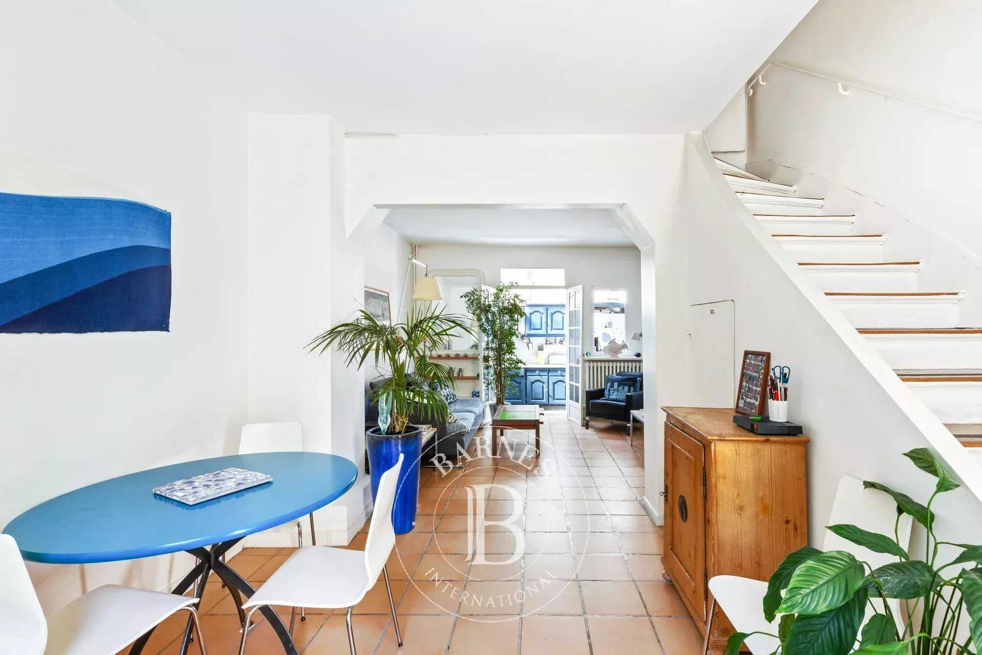 Paris  - Maison 5 Pi&egrave;ces 3 Chambres